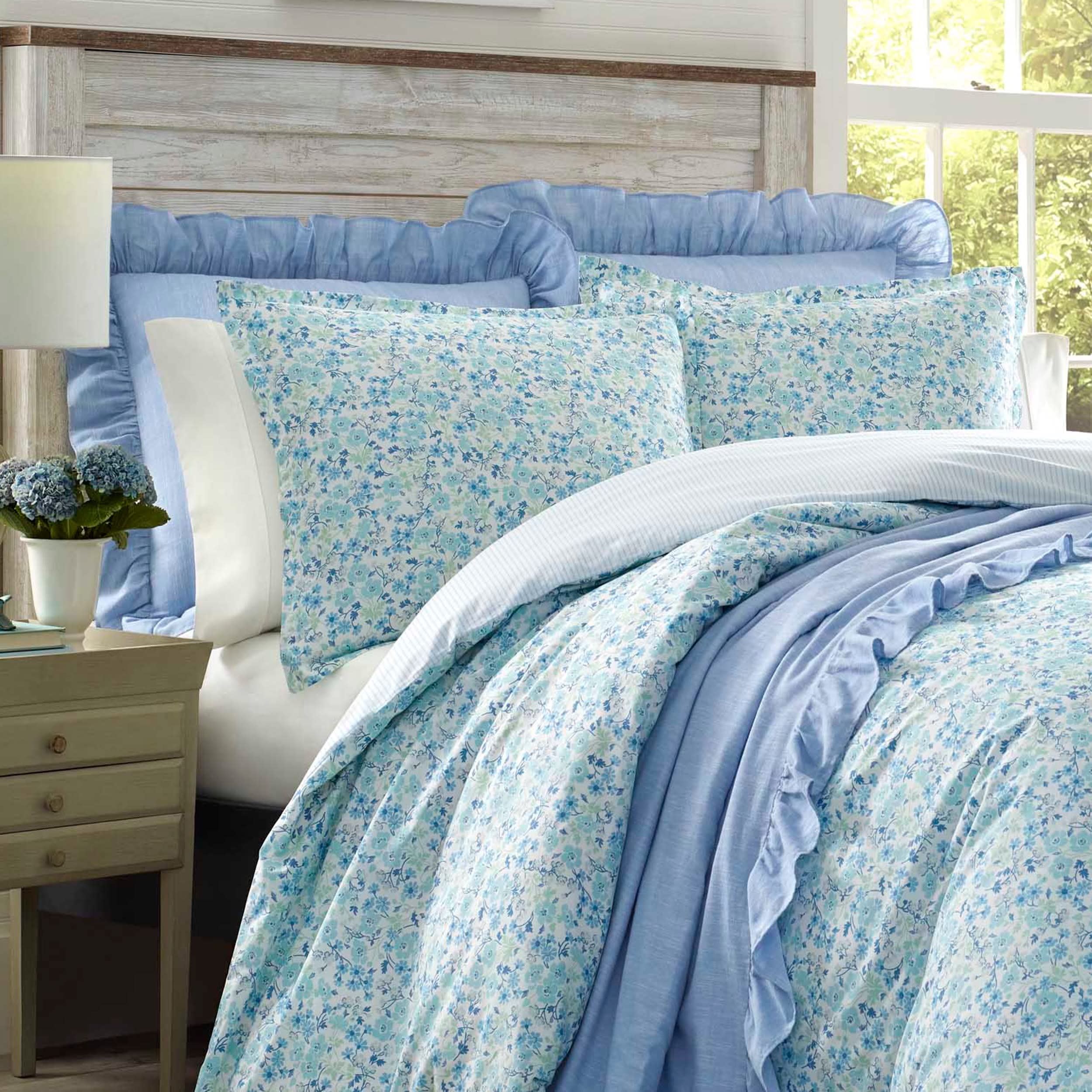 Laura Ashley King Duvet Cover Set - Reversible Cotton Bedding with Shams for All Seasons | Winter Green Luxury Bedroom Decor