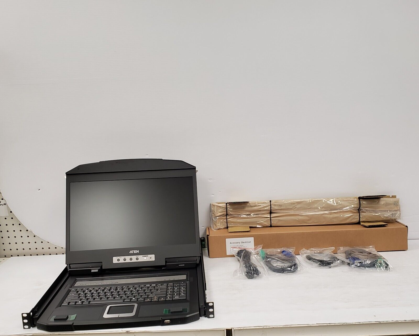 Aten CL3108NX 8-Port KVM Switch with LCD Display - Ideal for Data Centers, Server Rooms, and Multi-Computer Workstations