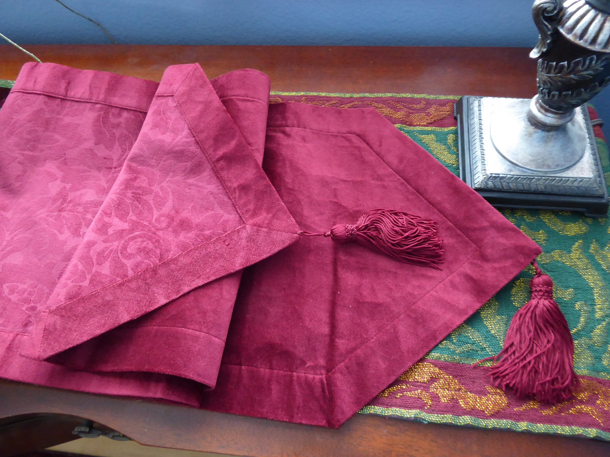 Vintage Red Damask Velvet Table Runner with Tassels - 70 Inch Long Elegant Dining Table Decor for Weddings, Holidays & Formal Dinner Parties