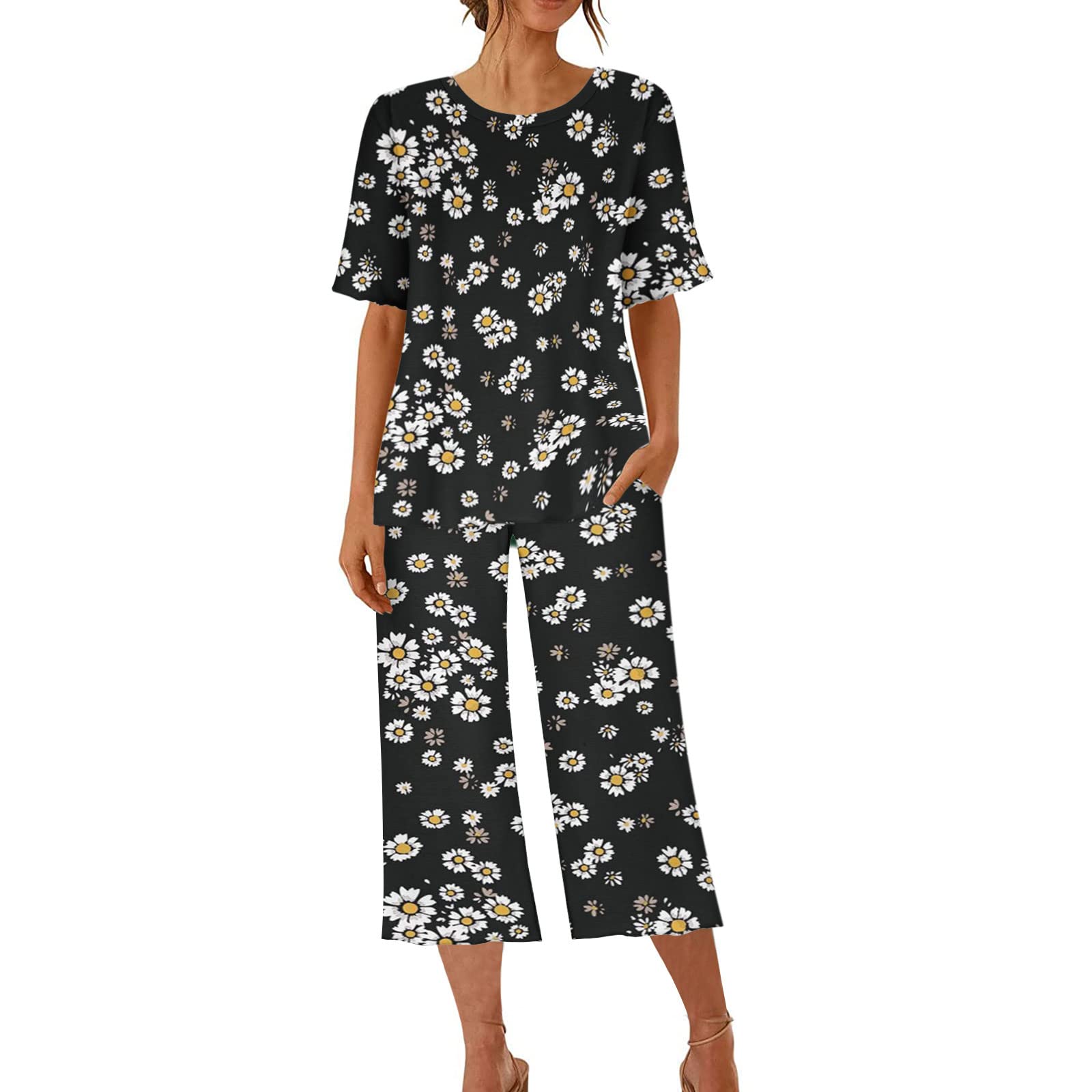Kinrui Women's Capri Lounge Set - Short Sleeve Round Neck Top & Capri Pants 2-Piece Bohemian Pajama Outfit | Comfortable Sleepwear for Home, Yoga & Relaxation