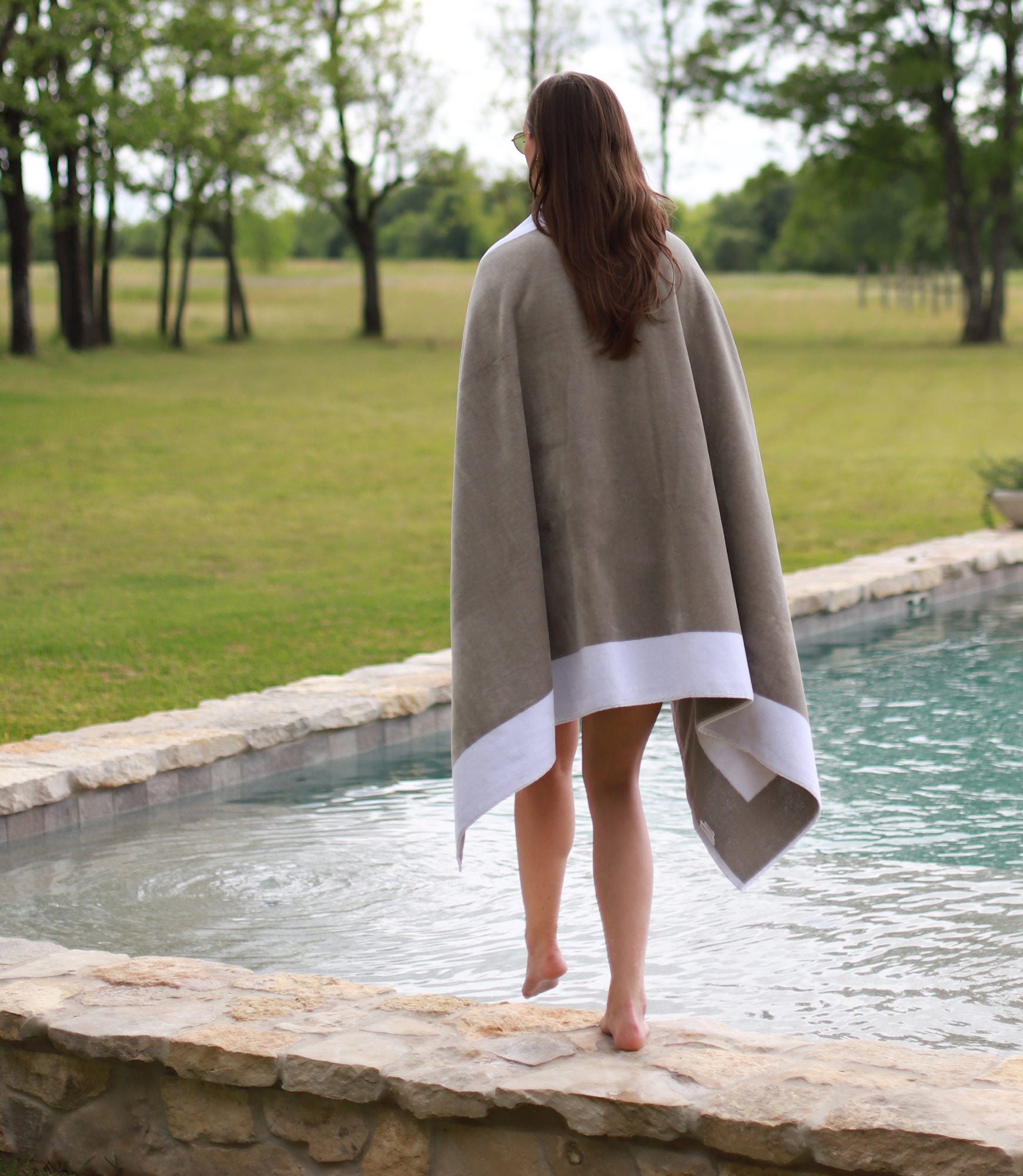 Premium Soleil Beach Towel - Extra Large, Soft & Quick-Dry - Perfect for Pool, Beach, Vacation & Outdoor Activities