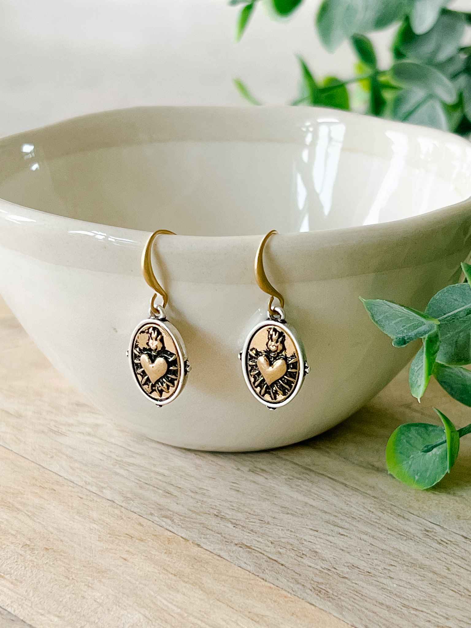 Sacred Heart Earrings for Women - Elegant Religious Jewelry Gift for Valentine's Day, Christmas & Everyday Wear - Perfect for Church, Weddings & Special Occasions