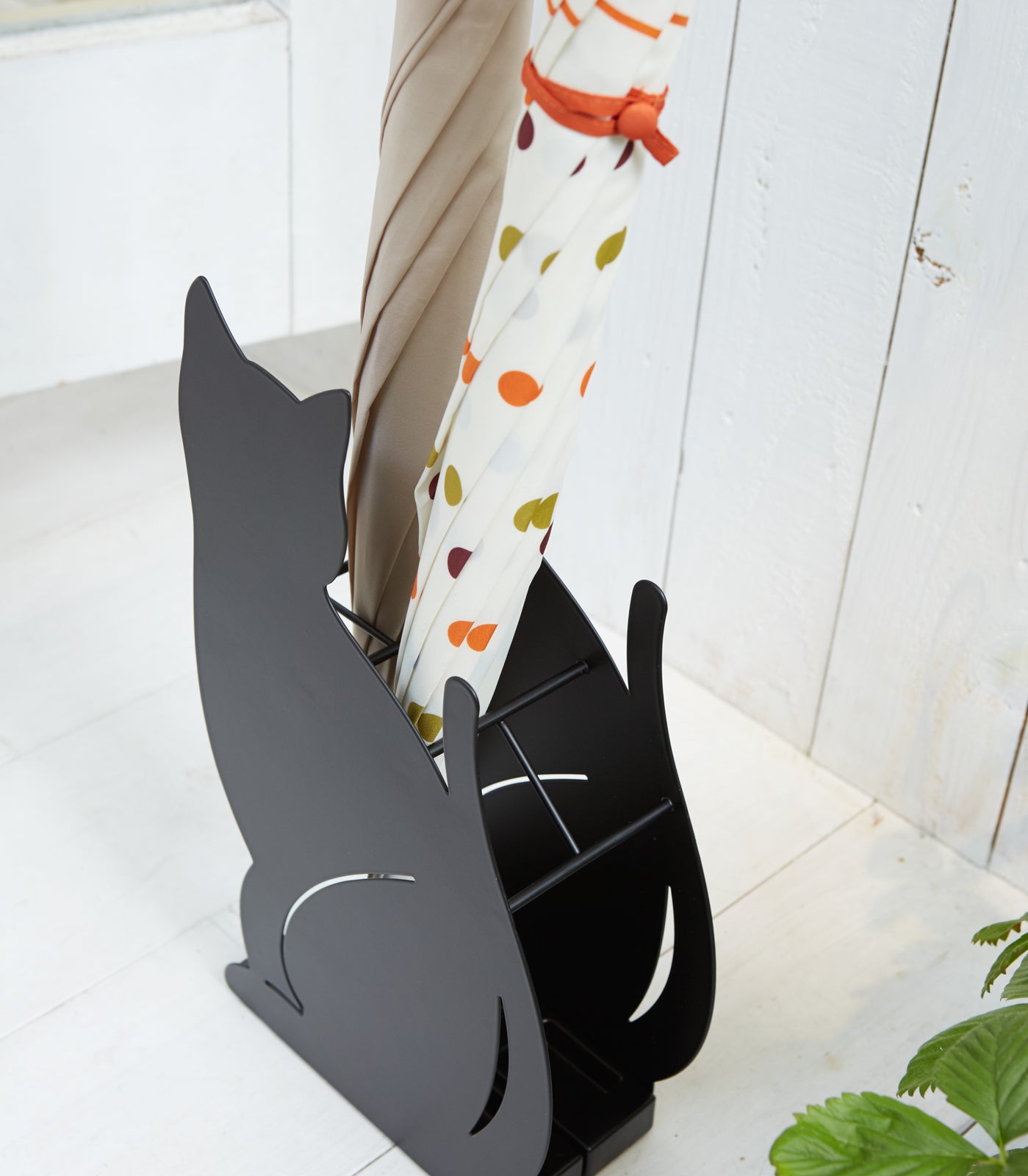 Sturdy Steel Cat Umbrella Stand - Durable Indoor/Outdoor Rain Drip Holder for Entryway, Porch & Garden Decor