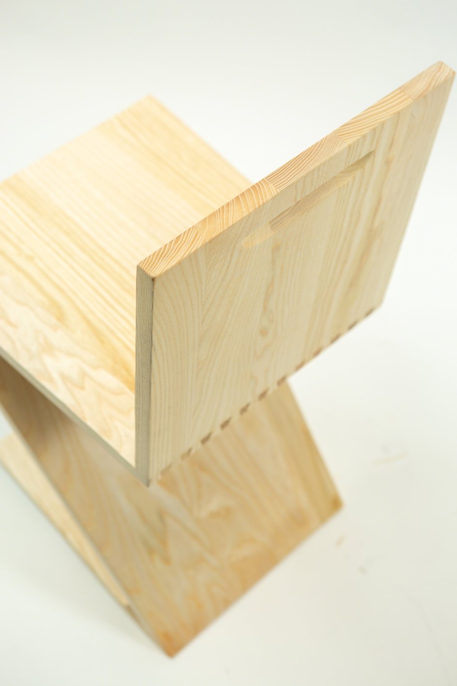 Gerrit Rietveld Zig Zag Chair - Iconic Modernist Design Wooden Chair for Living Room, Office & Lounge | Mid-Century Modern Furniture for Home Decor