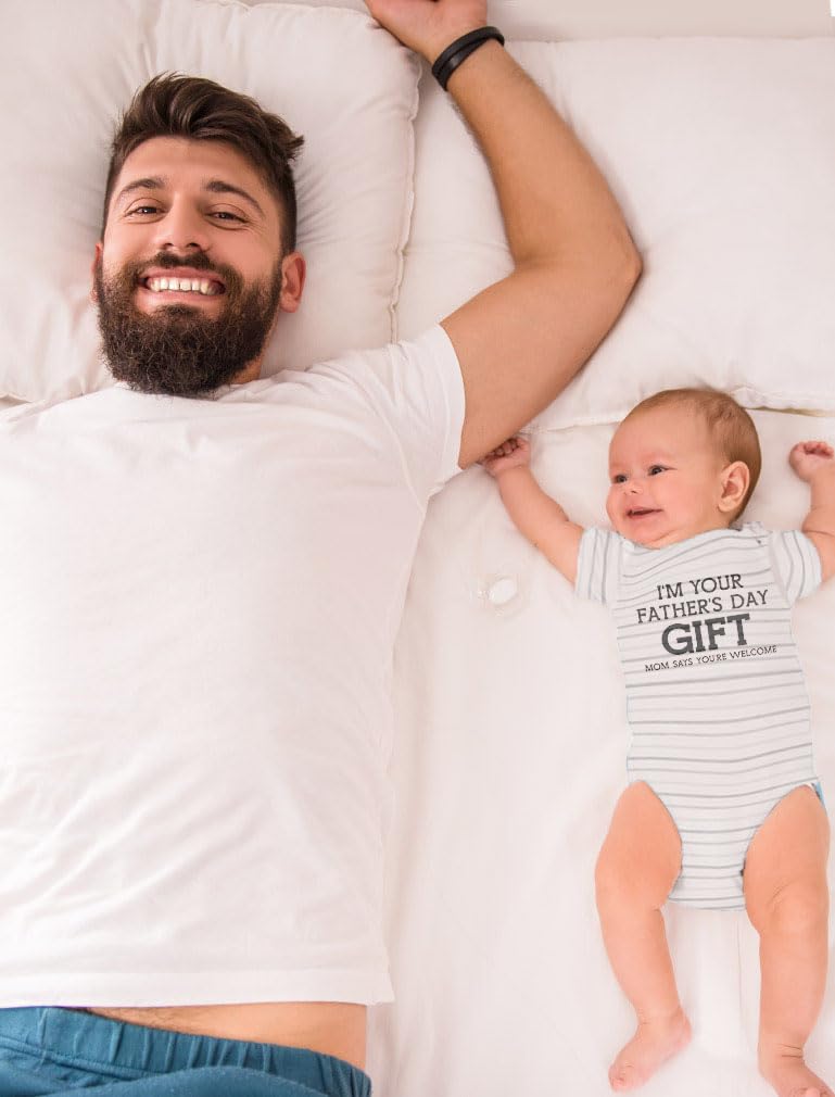 Funny 'I'm Your Father's Day Gift' Baby Bodysuit - Cute New Dad Outfit for Baby Boys & Girls | Perfect First Father's Day Gift & New Dad Present for Photo Shoots & Family Celebrations