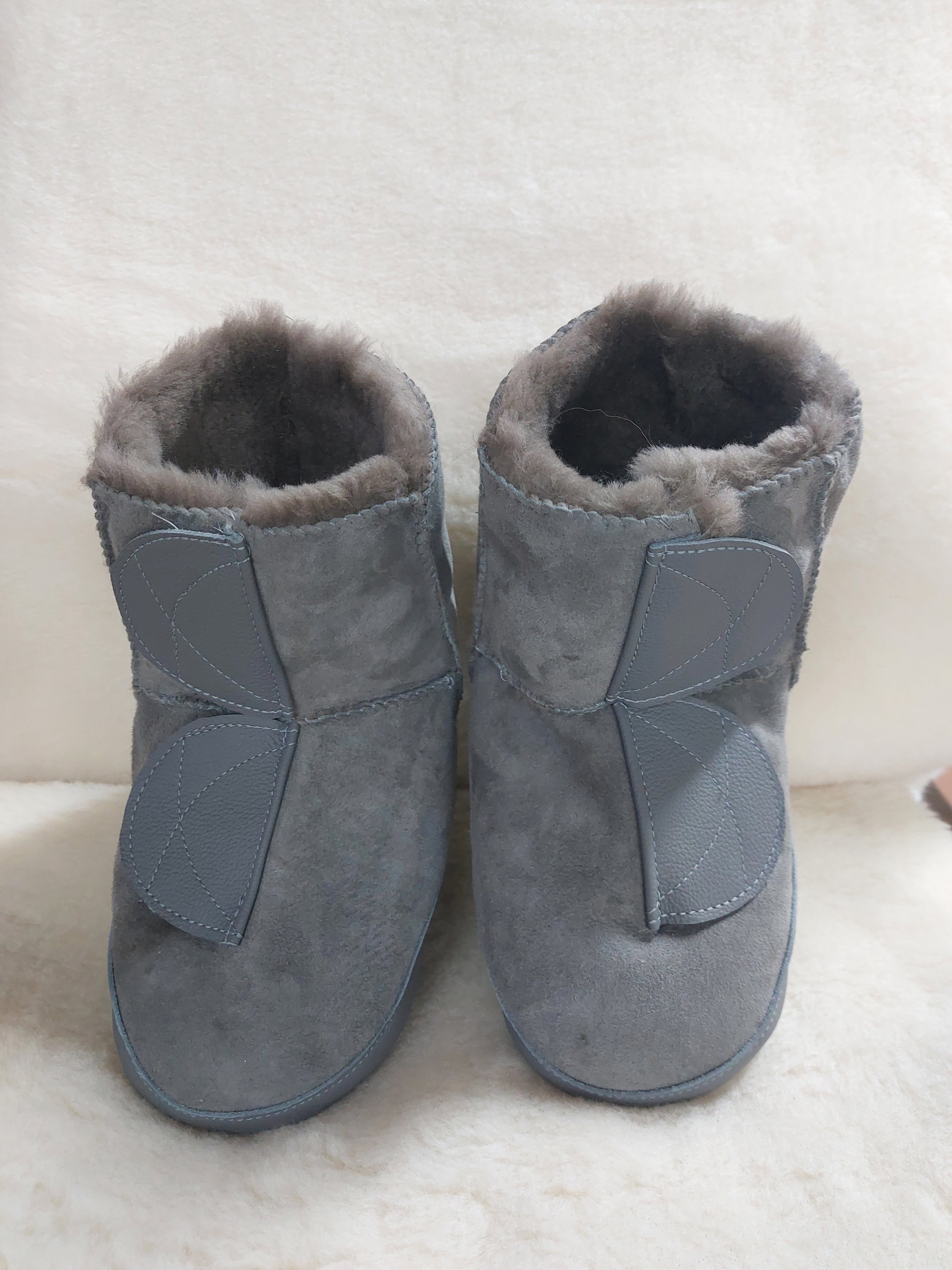 Premium Sheepskin Health Cabin Boots for Women & Men - Soft & Comfortable Indoor/Outdoor Winter Boots - Perfect for Home, Travel, and Cold Weather Wear