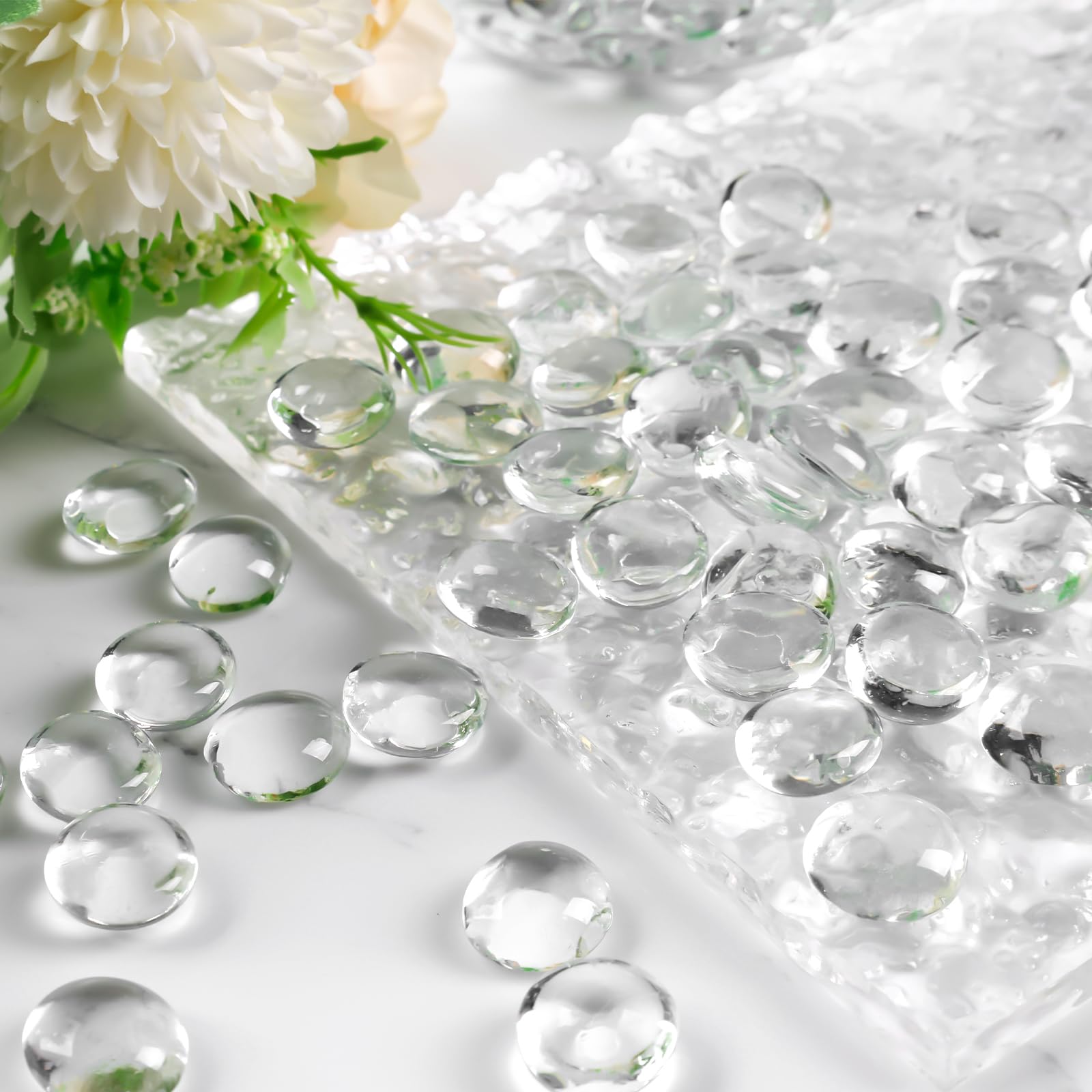FUTUREPLUSX 1Lb Clear Flat Glass Marbles - Premium Transparent Aquarium Pebbles, Vase Filler Beads & Table Scatter Decor for Home, Wedding, Party Centerpieces (Ideal for DIY Crafts, Floral Arrangements & Fish Tank Decorations)