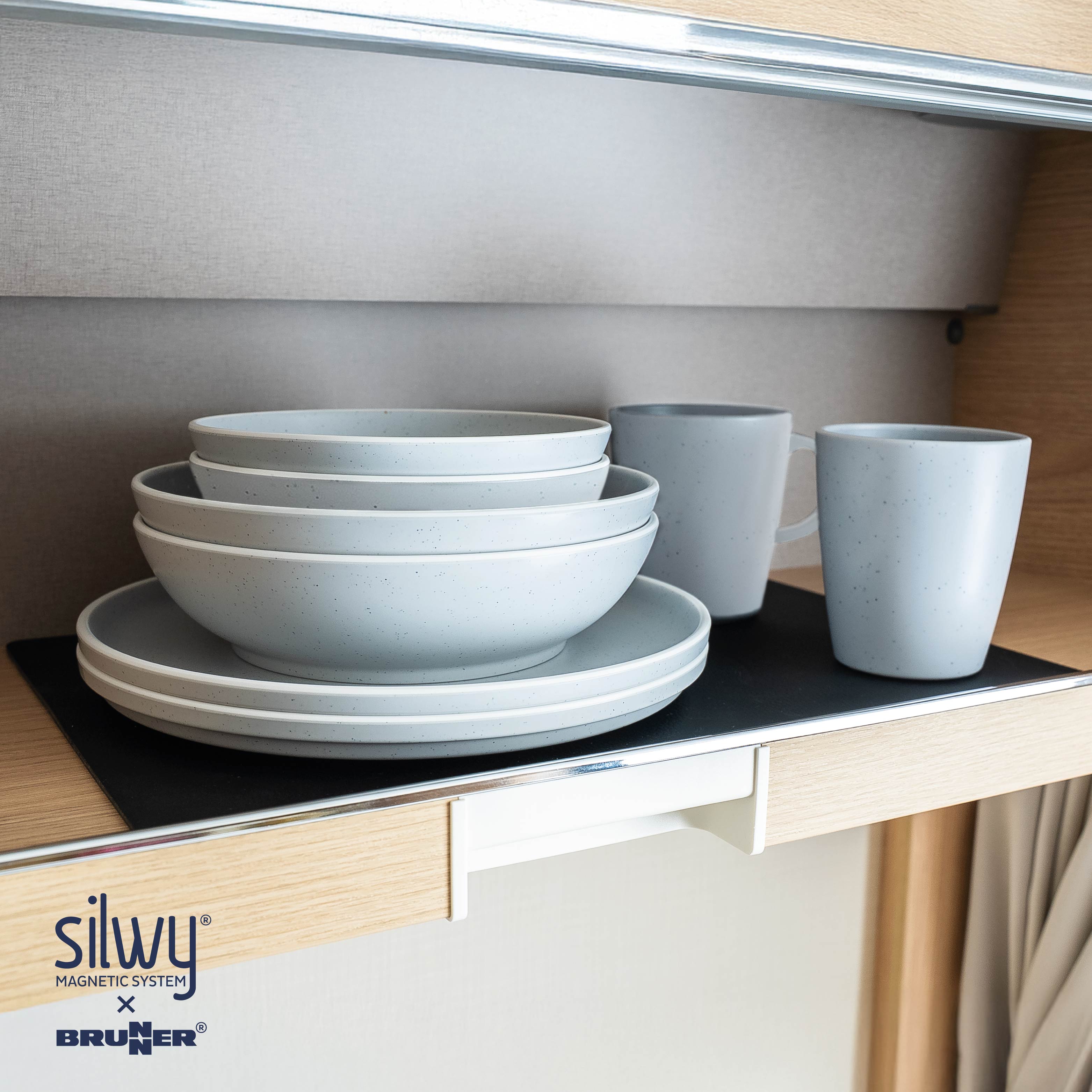 DOLOMIT WHITE Magnetic Plastic Dinnerware Set - Durable & Lightweight for Outdoor Picnics, Camping & Travel