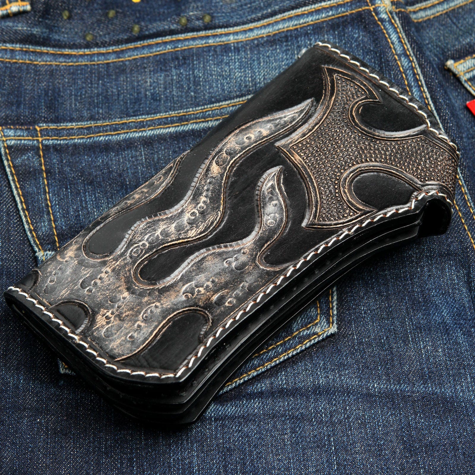 Genuine Leather Pirate Skull Biker Wallet with Chain - Stylish & Durable for Motorcycle Riders, Bikers, and Fashion Enthusiasts