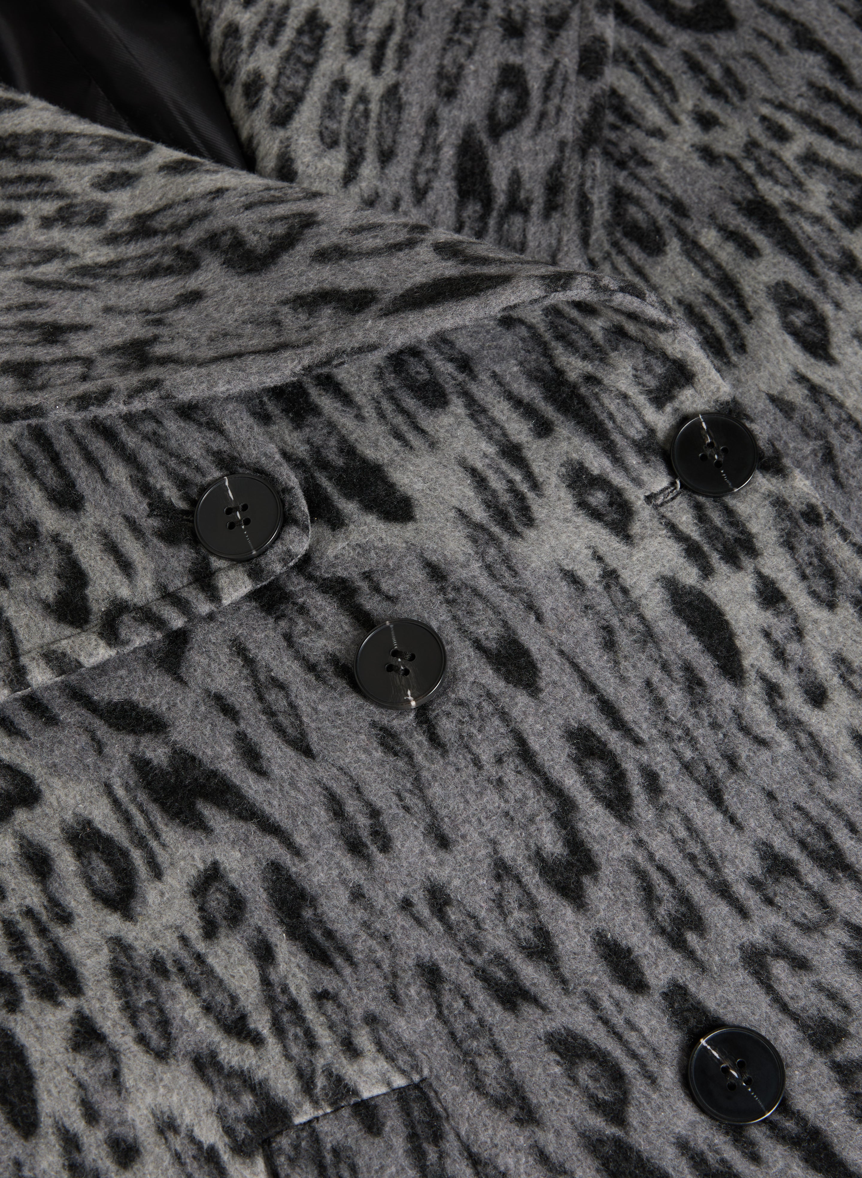 Bernardo Women's Faux Fur Leopard Print Coat - Winter Warm Long Coat with Hood, Fashionable Animal Print Jacket for Cold Weather, Perfect for Outdoor Activities and Casual Wear