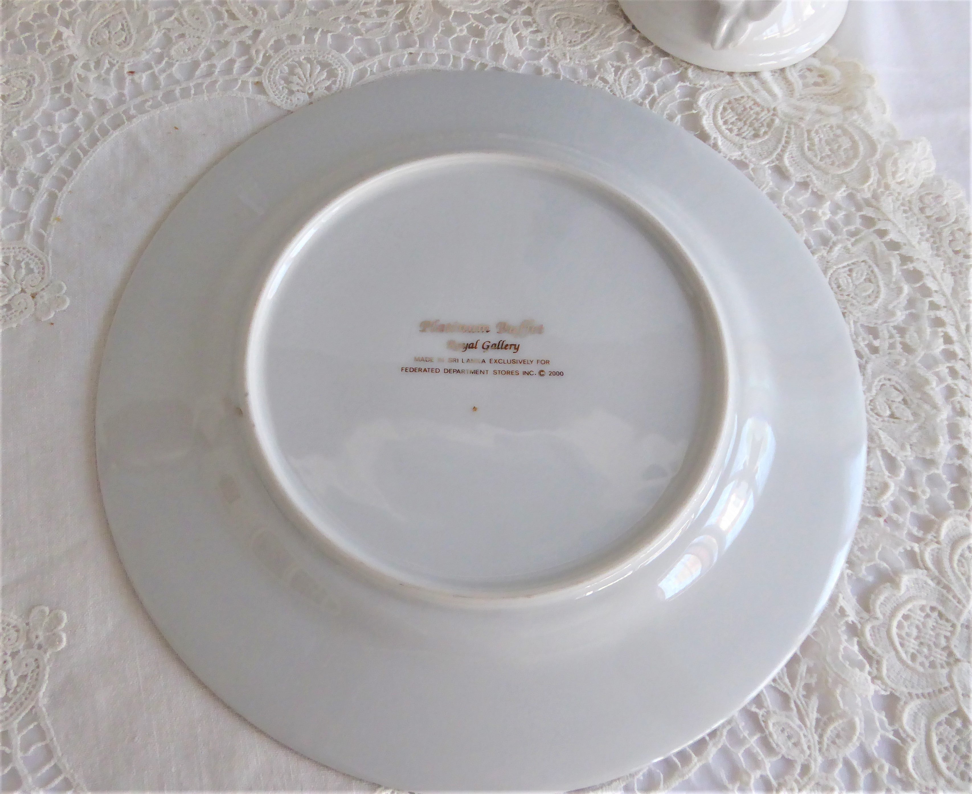 Elegant Platinum Embossed Teacup Salad Plate - Buffet Serving Dish with Decorative Border for Tea Parties, Afternoon Tea & Bridal Showers