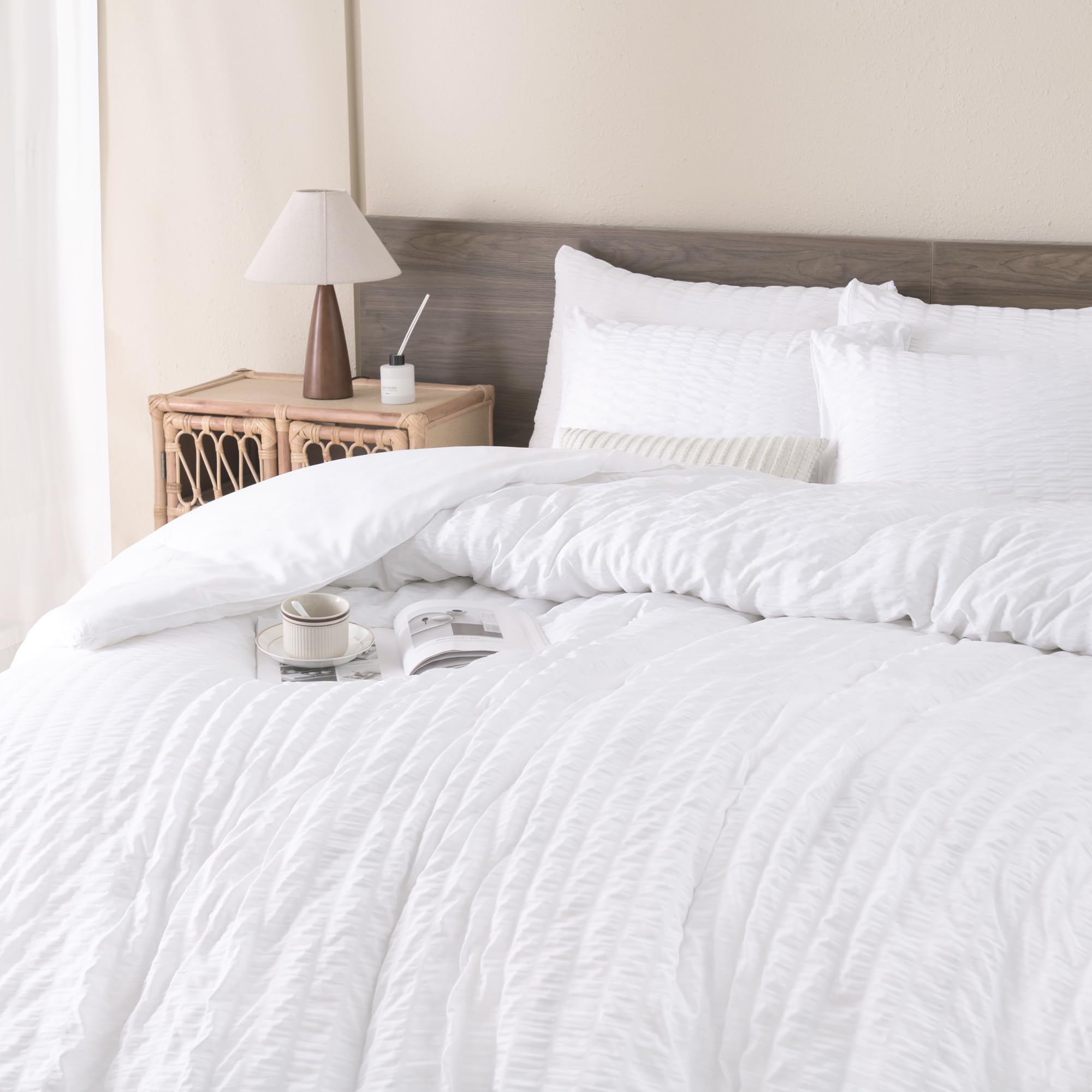 Andency King Size White Comforter Set - 3 Piece Seersucker Bedding with 1 Down Alternative Comforter & 2 Pillowcases, Lightweight Microfiber, 104x90 Inches - Perfect for Master Bedroom, Guest Room & Cozy Home Decor