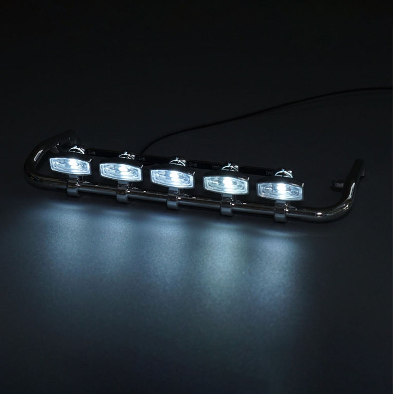 5V Plastic Front Roof Spotlight for 1/14 DIY Tamiya Remote Control Tractor Truck 770S 56368 56371 56376 RC Lorry Model Vehicle - Perfect for Nighttime RC Truck Racing and Off-Road Adventures