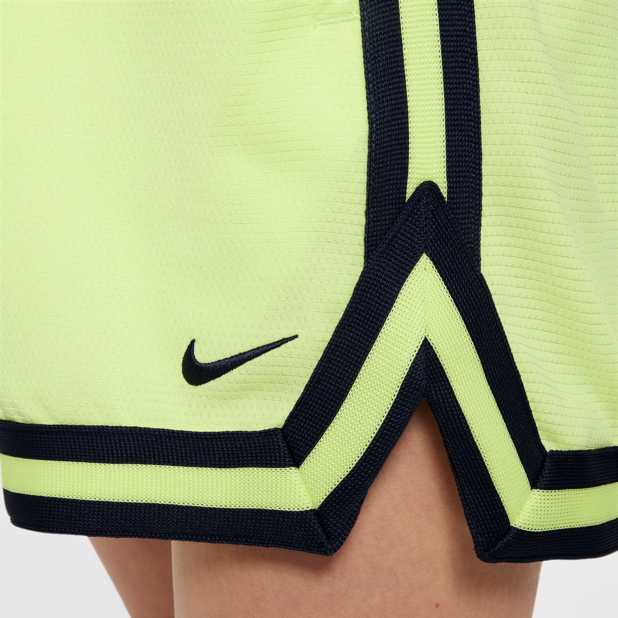 Nike Boys' Youth DNA 5 Basketball Shorts - Breathable Mesh Gym Shorts for Kids - Perfect for Basketball Practice, School PE & Casual Wear