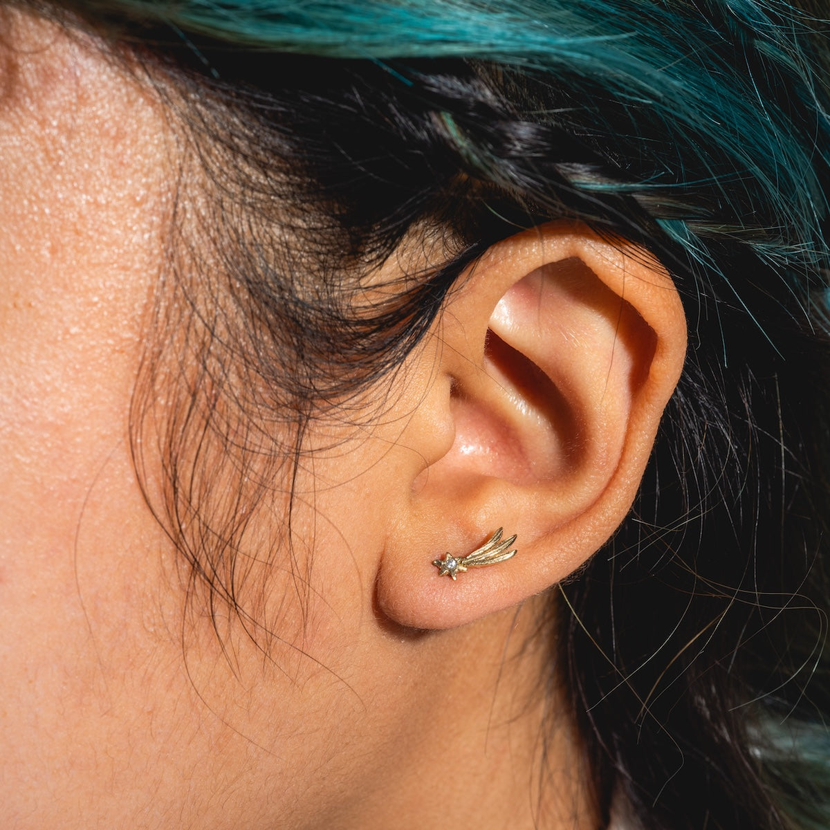 Shooting Star Stud Earrings - Dainty Gold Star Earrings for Women, Hypoallergenic & Lightweight - Perfect for Everyday Wear, Parties & Gifts