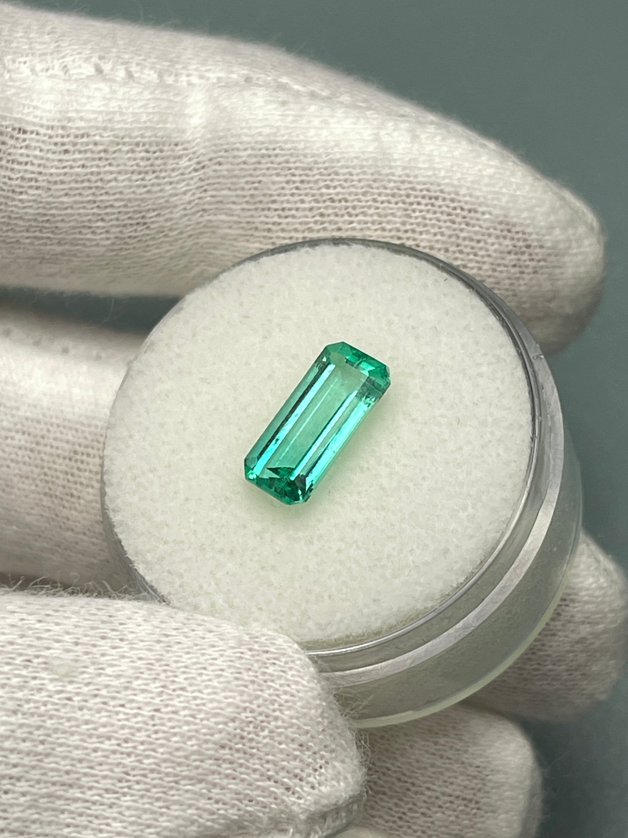 1.65 Carat 11x5mm Loose Natural Colombian Emerald Gemstone - Elongated Emerald Cut for Jewelry Making, Engagement Rings & Luxury Gifts