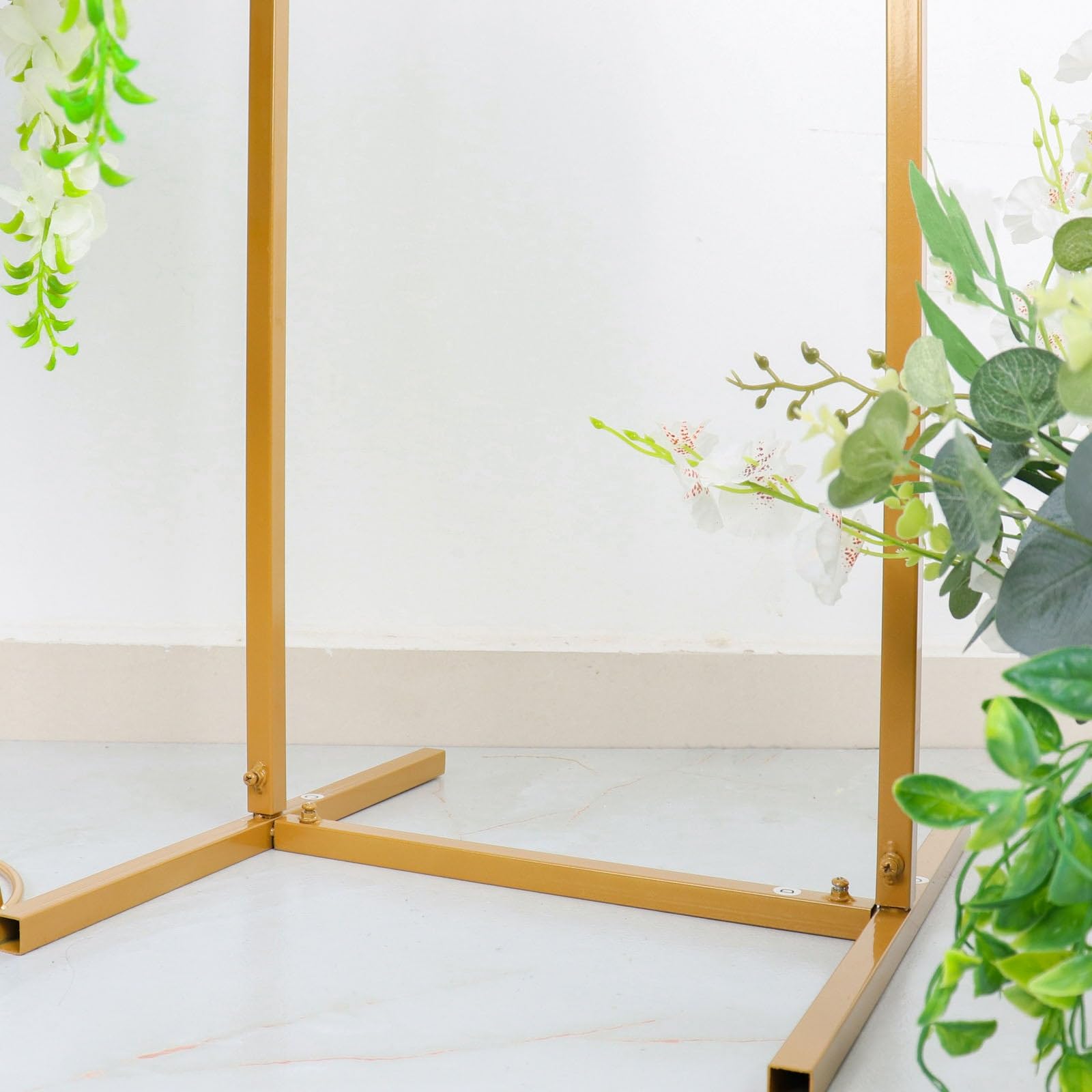 5.5ft Gold Wedding Flower Stand - Metal Backdrop & Vase Column for Wedding Decor