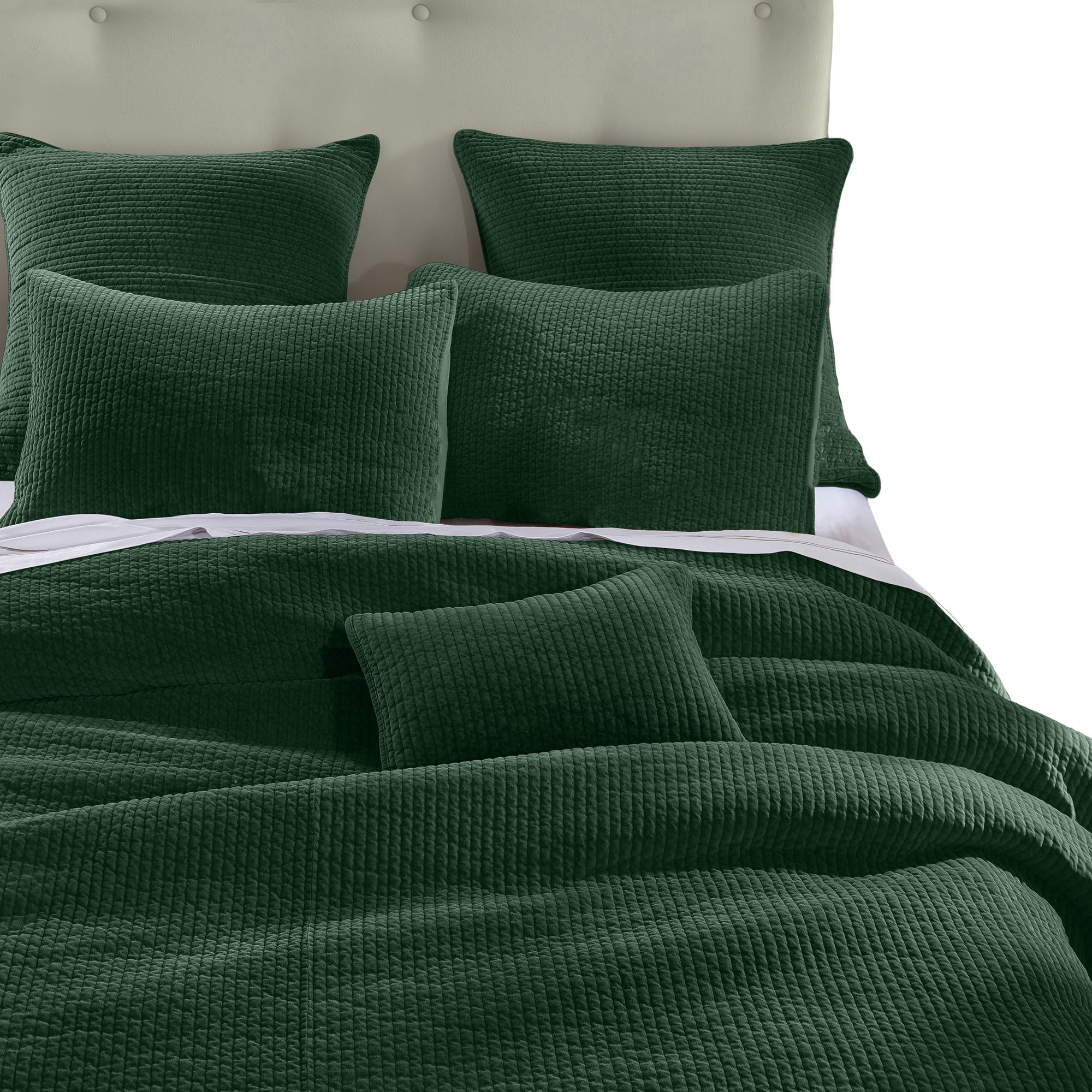 Premium Stonewashed Cotton Velvet 3-Piece Queen Bedding Set - Soft Lightweight Quilt with 2 Pillow Shams, Solid Green, Classic Traditional Design for Cozy Bedroom Decor | Perfect for Master Bedroom, Guest Room & Luxury Hotel Style