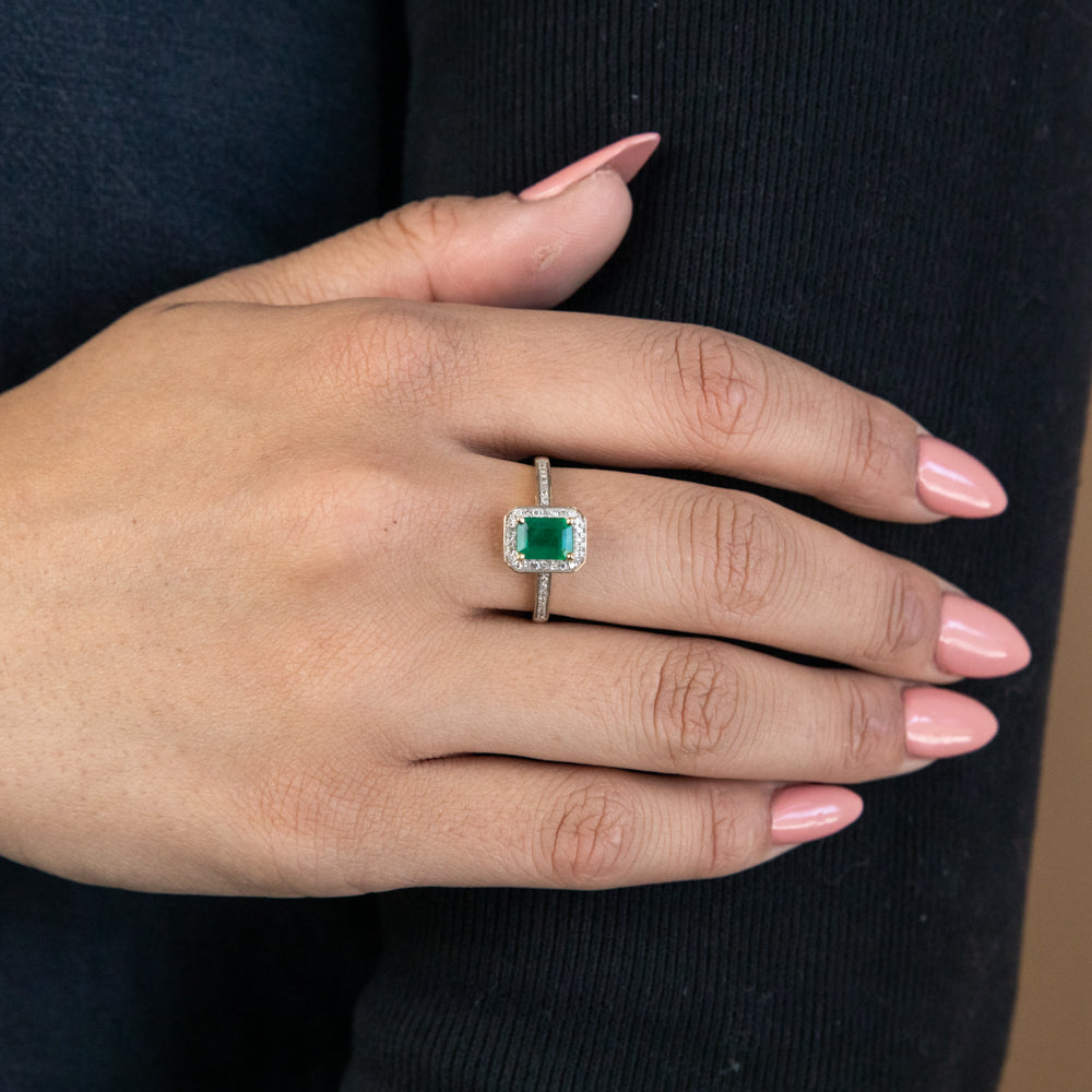 9ct Yellow Gold 1ct Natural Emerald and 0.15 Carat Diamond Ring for Women - Elegant Vintage Style Jewelry for Engagement, Anniversary & Special Occasions