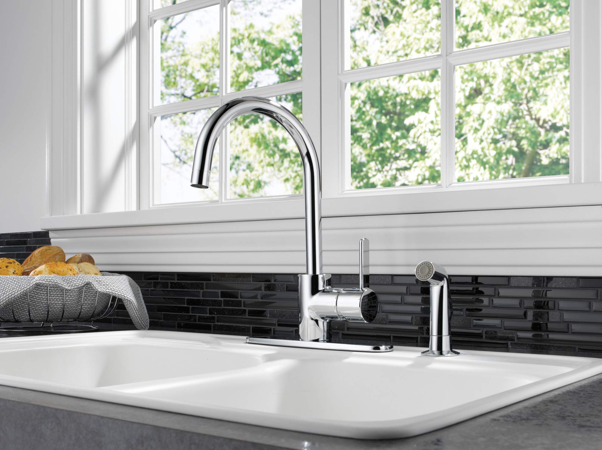 Peerless P199152LF-BL Matte Black Single-Handle Deck Mount Kitchen Faucet with Pull-Down Sprayer - Perfect for Modern Farmhouse & Contemporary Kitchen Renovations