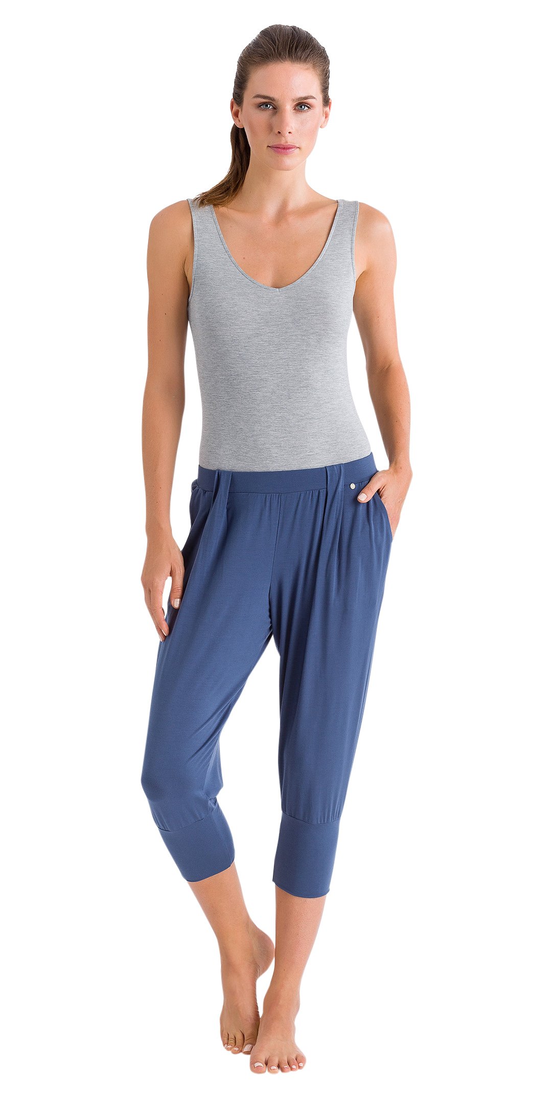 HANRO Women's Yoga Bodysuit - Seamless Workout Leotard for Yoga, Pilates & Gym - Breathable & Stretchy Activewear for Women - Perfect for Yoga Classes, Fitness Training & Lounge Wear