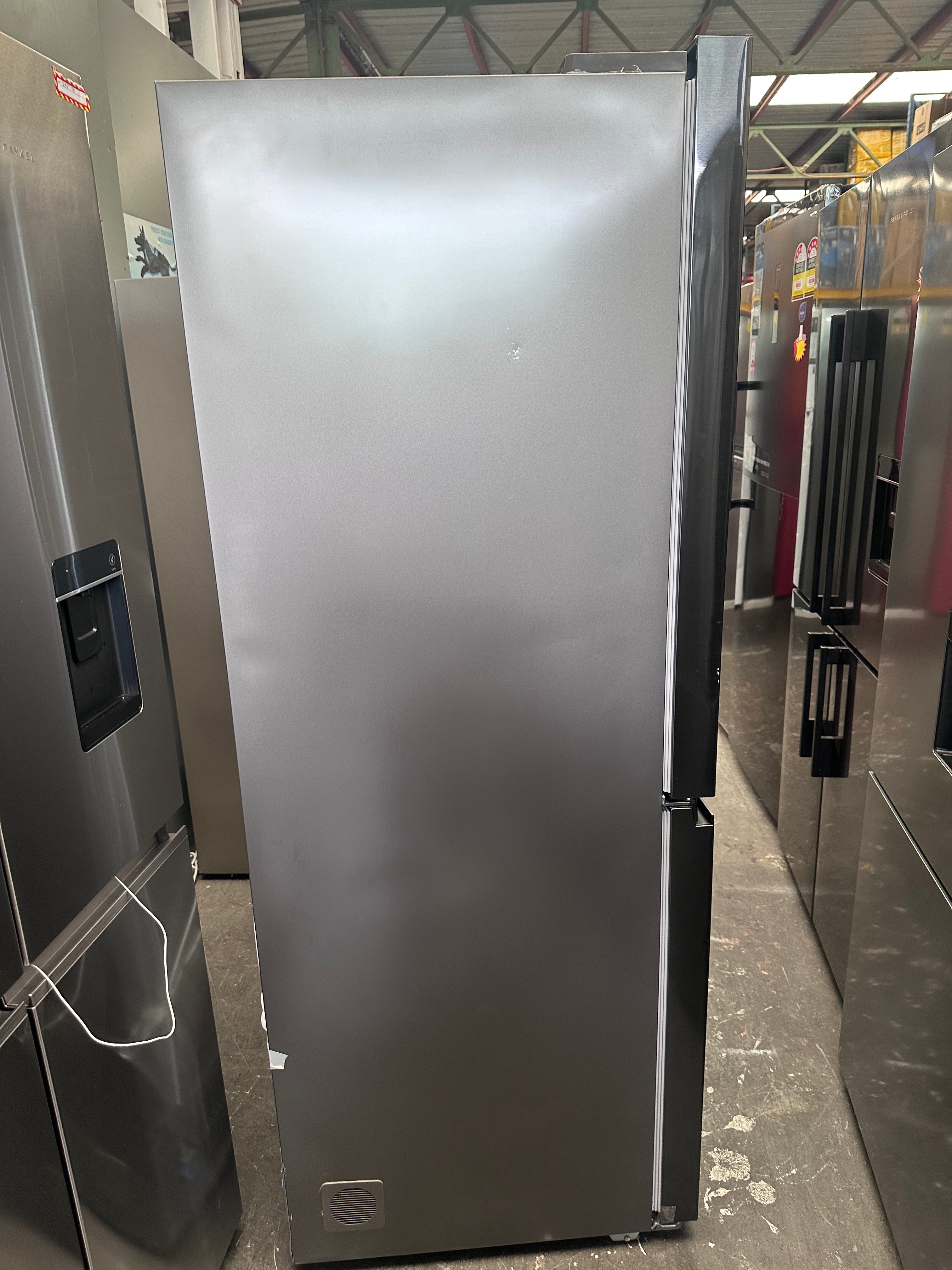 Fisher & Paykel RF605QNUVB1 538L Black Stainless Steel French Door Refrigerator - Factory Second | Perfect for Modern Kitchens & Open-Plan Living Spaces