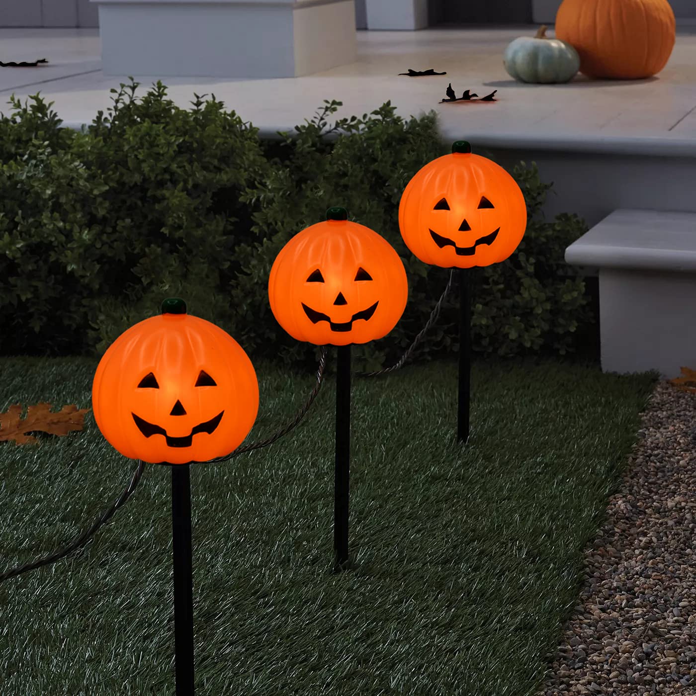 7Ft Connectable C7 Halloween Pumpkin Pathway Lights - Outdoor String Lights with 4 Pumpkin Stakes for Garden, Walkway, Yard, Driveway & Lawn Decor | Perfect for Halloween Party, Trick-or-Treating & Spooky Outdoor Lighting
