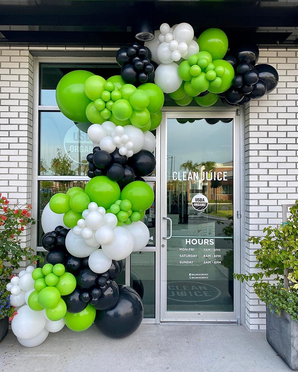140Pcs Light Green Balloons Garland Arch Kit - 5/10/12/18 Inch Matte Latex Balloons for Baby Shower, Birthday Party, Jungle & Dinosaur Theme Decorations - Perfect for Indoor and Outdoor Celebrations