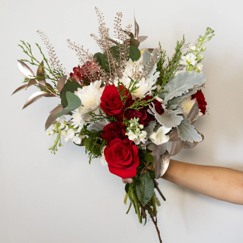Antique Holiday Rose DIY Flower Kit - Handmade Floral Arrangement Craft Set for Christmas, Weddings & Home Decor