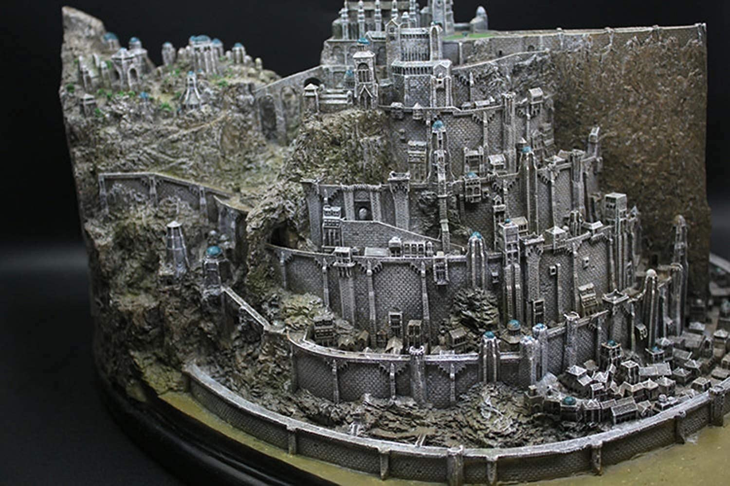 Lord of The Rings Minas Tirith Tabletop Statue - Premium Riven Sculpture Building Model for Home & Office Decoration, Fantasy Collectible Art Gift for LOTR Fans | Perfect for Bookshelf Displays, Gaming Rooms & Tolkien Themed Decor