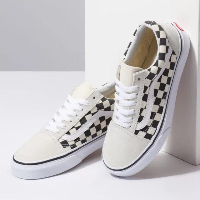 Vans Old Skool 127k Skate Shoes - Classic Black & White Sneakers for Men & Women | Perfect for Skateboarding, Streetwear & Casual Outfits