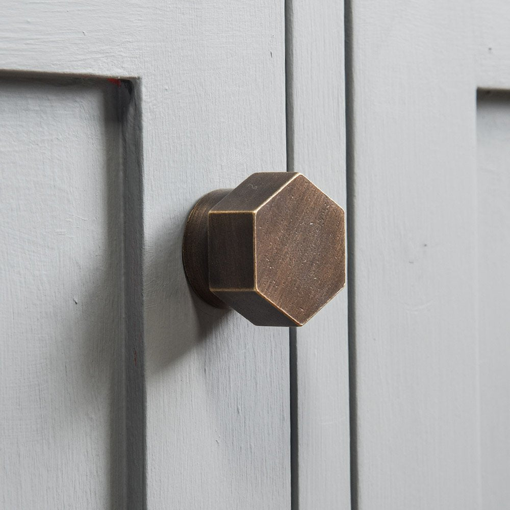 Vintage Distressed Antique Brass Hexagonal Cabinet Knob - Rustic Hardware for Kitchen Cabinets, Dressers & Furniture Drawers - Perfect for Farmhouse, Industrial & Shabby Chic Home Decor