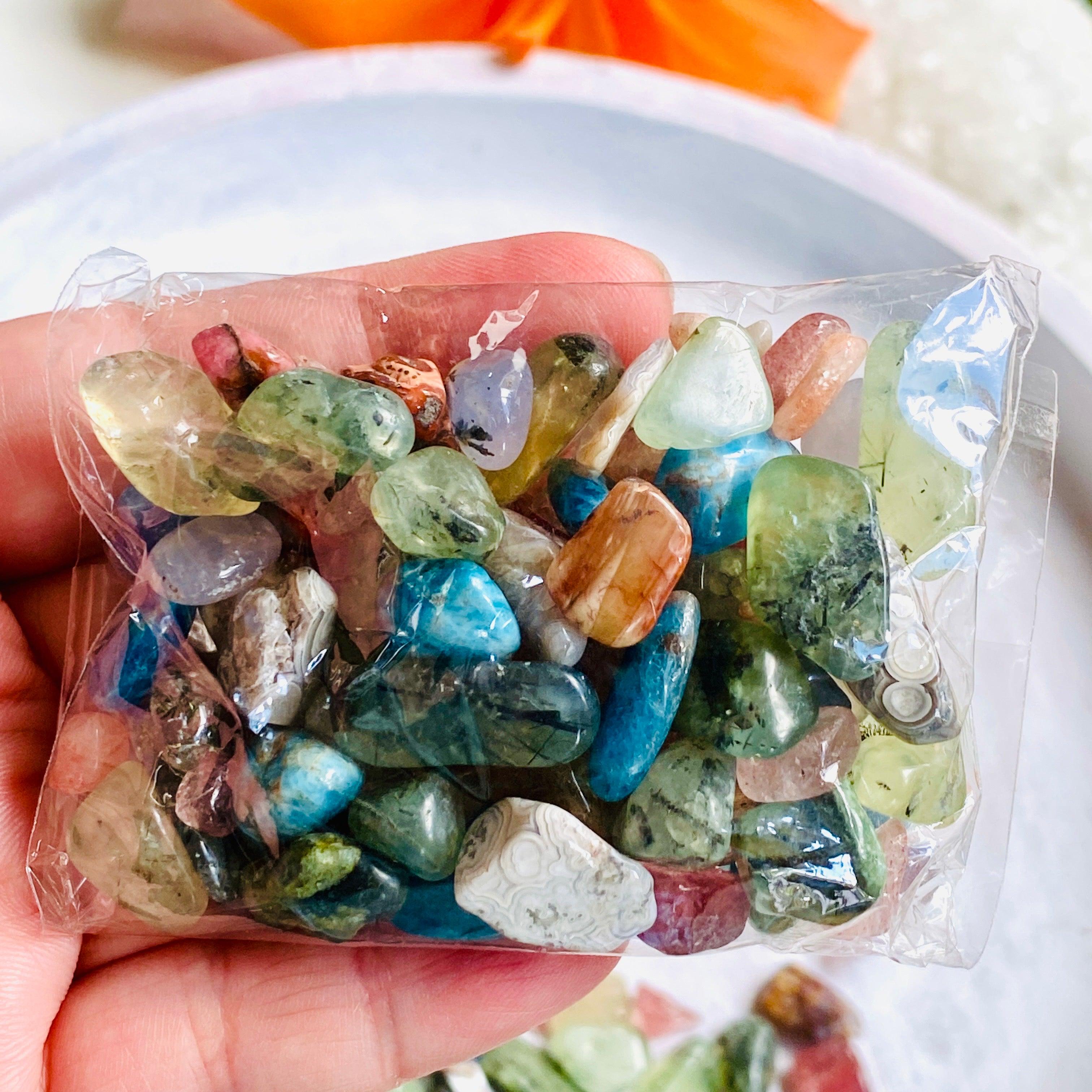 Mixed Mini Gemstones Crystal Confetti for Weddings, Parties & DIY Crafts – Natural Sparkling Decoration