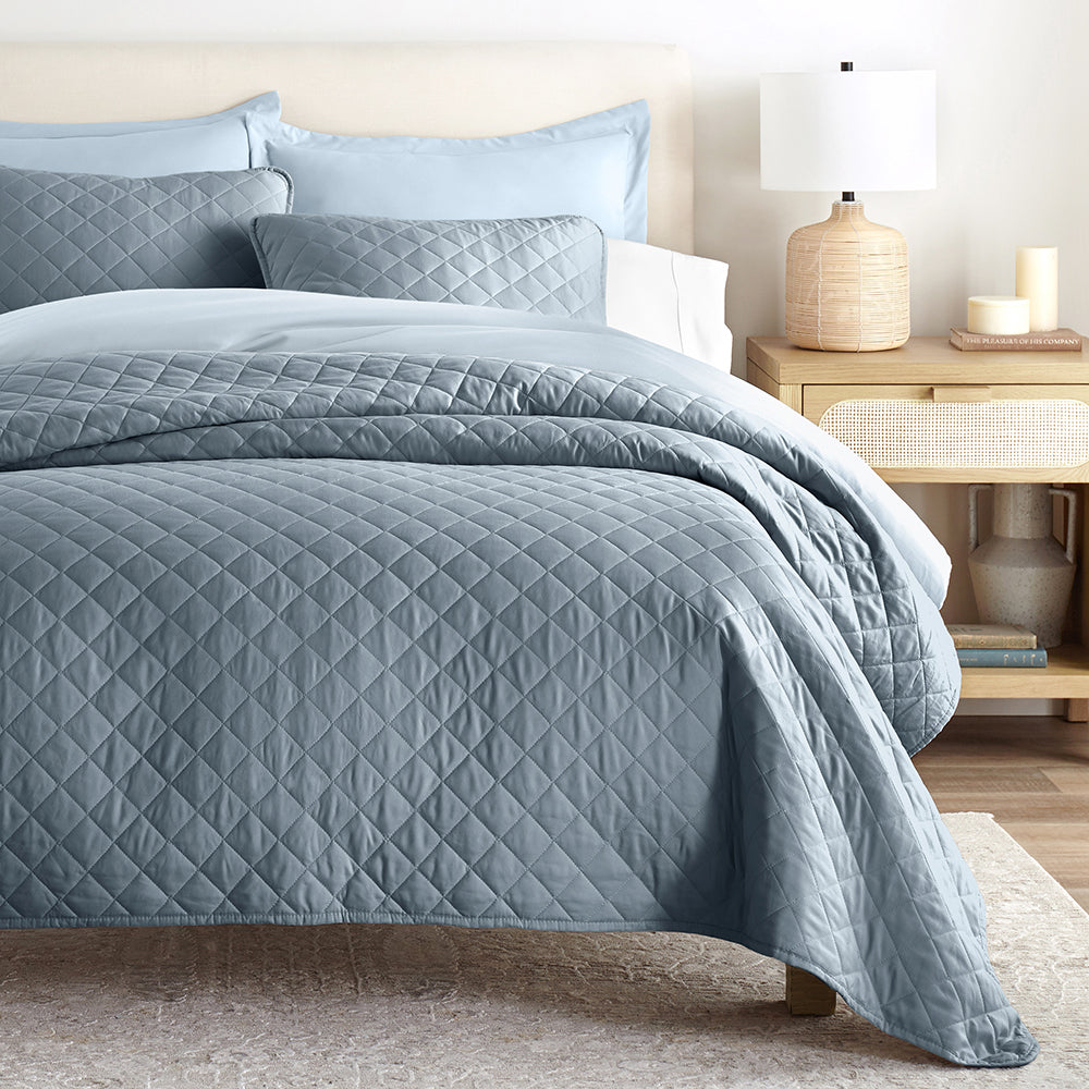 3-Piece Diamond Stitch Quilted Bedspread Set - Queen Size, Soft & Luxurious Bedding for Cozy Bedroom Decor - Perfect for Master Bedroom, Guest Room & Dorm