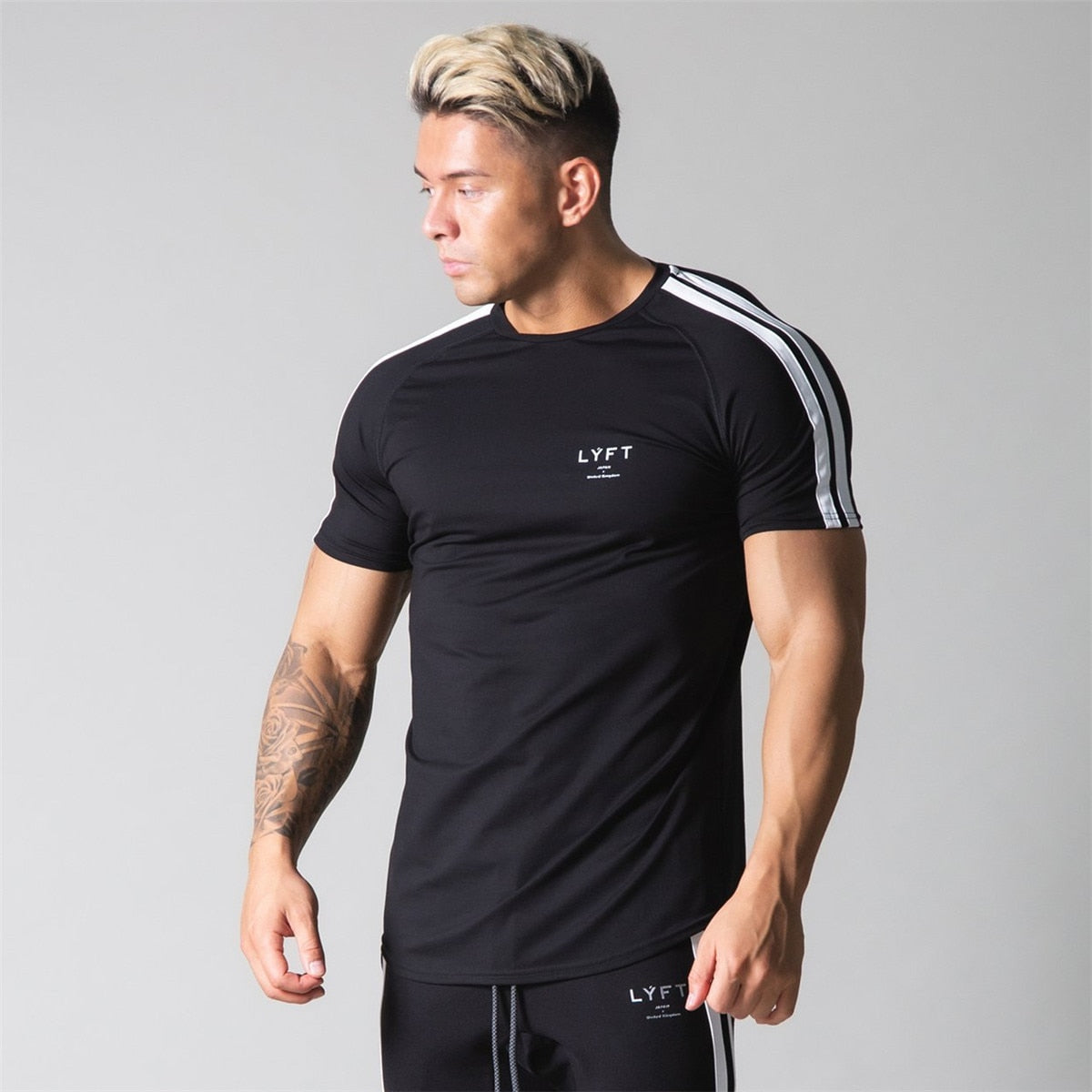 Men's Black Gym Fitness T-Shirt - Slim Fit Running & Workout Short Sleeve Cotton Tee for Bodybuilding Training | Perfect for Summer Workouts & Athletic Activities