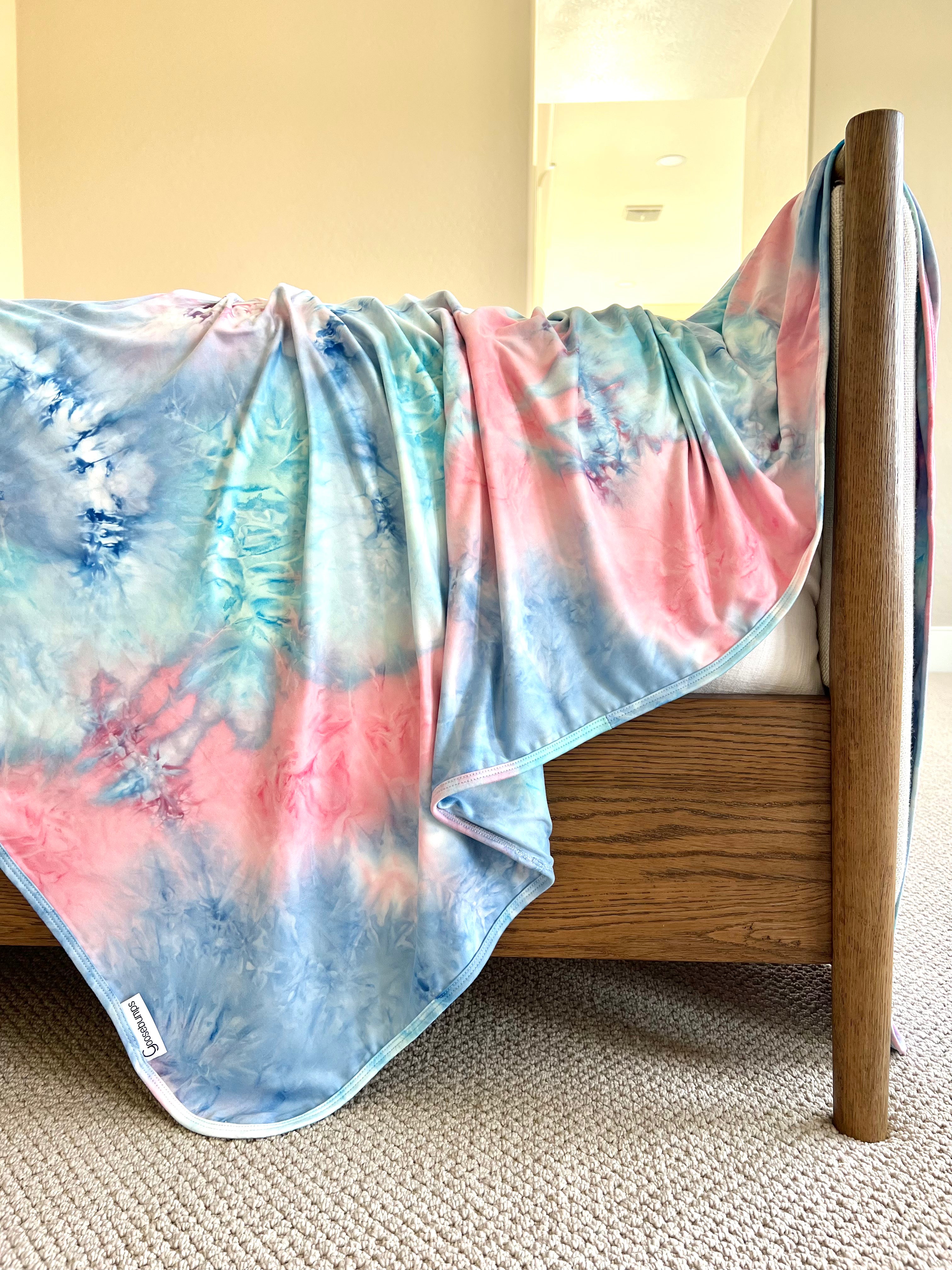 Fresh Cotton Candy Floss - Sweet & Fluffy Pink & Blue Cotton Candy for Parties, Carnivals & Events - Perfect for Birthday Celebrations, Fairs & Festive Gatherings