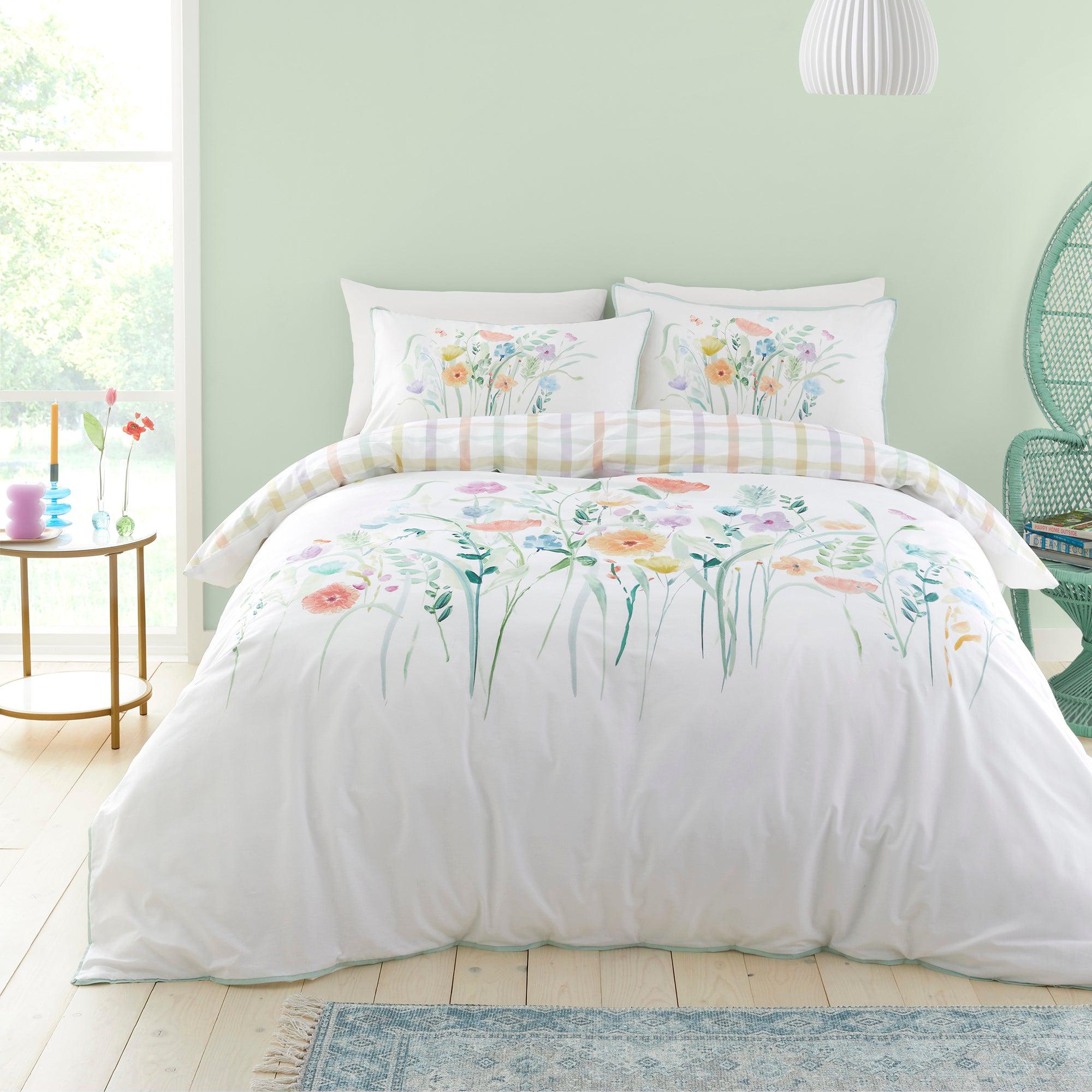 Appletree Gardenia Duvet Cover Set - Queen Size 3-Piece Bedding Set with Pillowcases, Soft Floral Printed Comforter Cover for Cozy Bedroom Decor | Perfect for Master Bedroom, Guest Room & Dorm