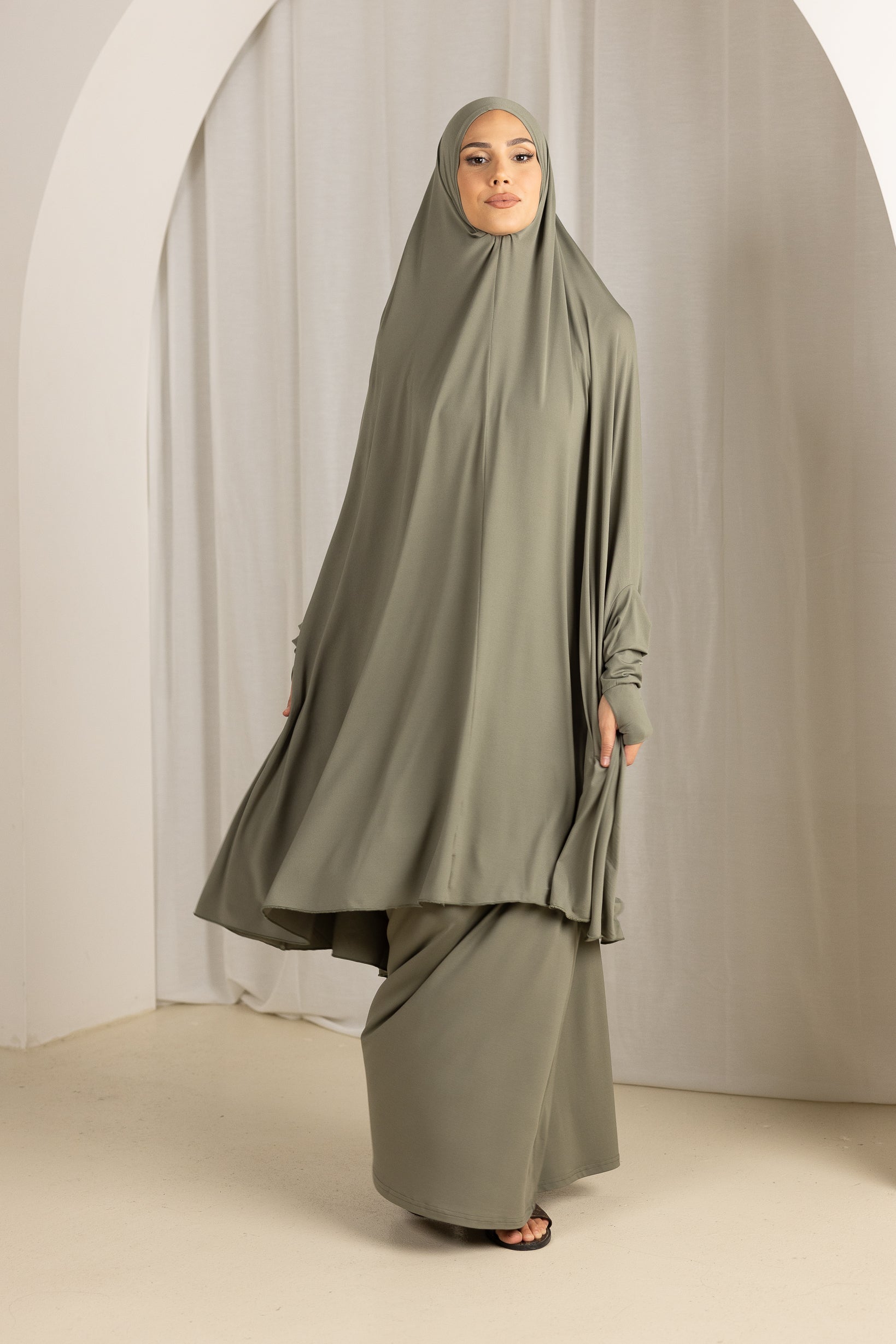 Premium Jilbab Prayer Set in Shades of Green - Modest Islamic Prayer Outfit for Women - Perfect for Daily Salah, Mosque Visits & Religious Ceremonies