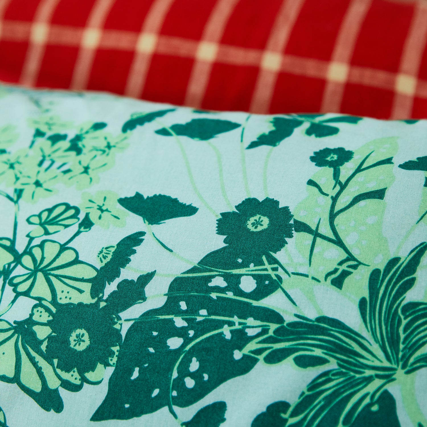 Premium Jeanette Cotton Pillowcase Set - Soft & Breathable Jade Green Bedding - Perfect for Home, Hotel, and Spa Relaxation
