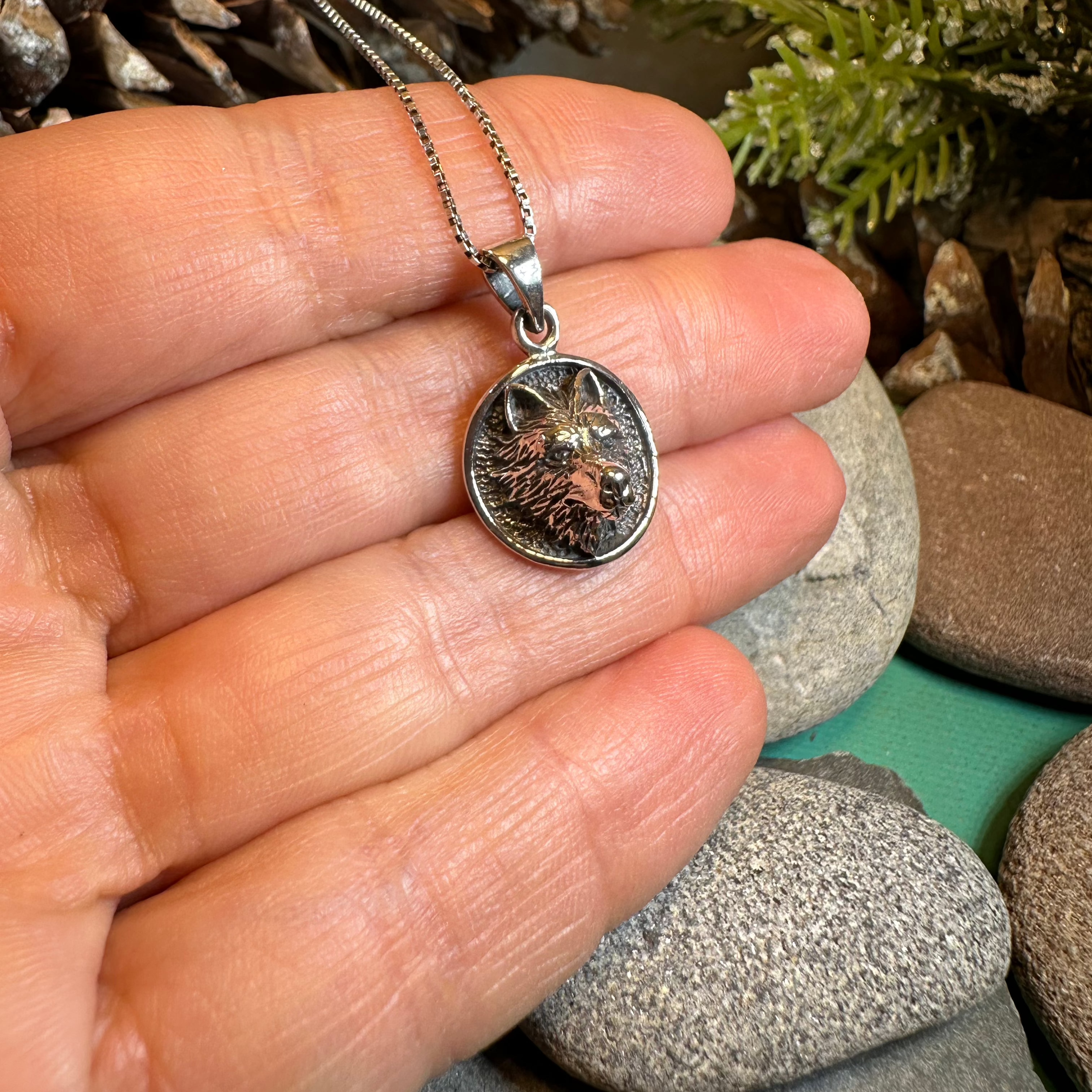 3D Wolf Necklace for Men & Women - Sterling Silver Howling Wolf Pendant - Perfect for Gifts, Outdoor Enthusiasts & Nature Lovers