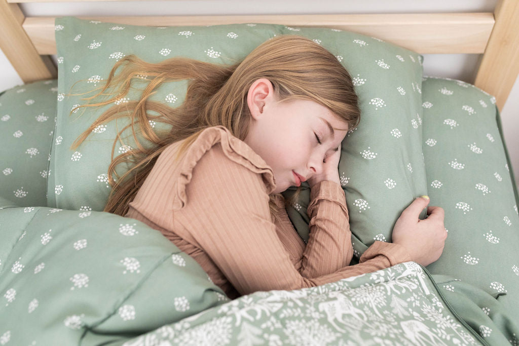 Into The Woods Zipper Bedding Set - Soft & Breathable Bed Sheets with Zipper Closure - Perfect for Kids, Teens & Adults - Ideal for Bedrooms, Dorms & Guest Rooms