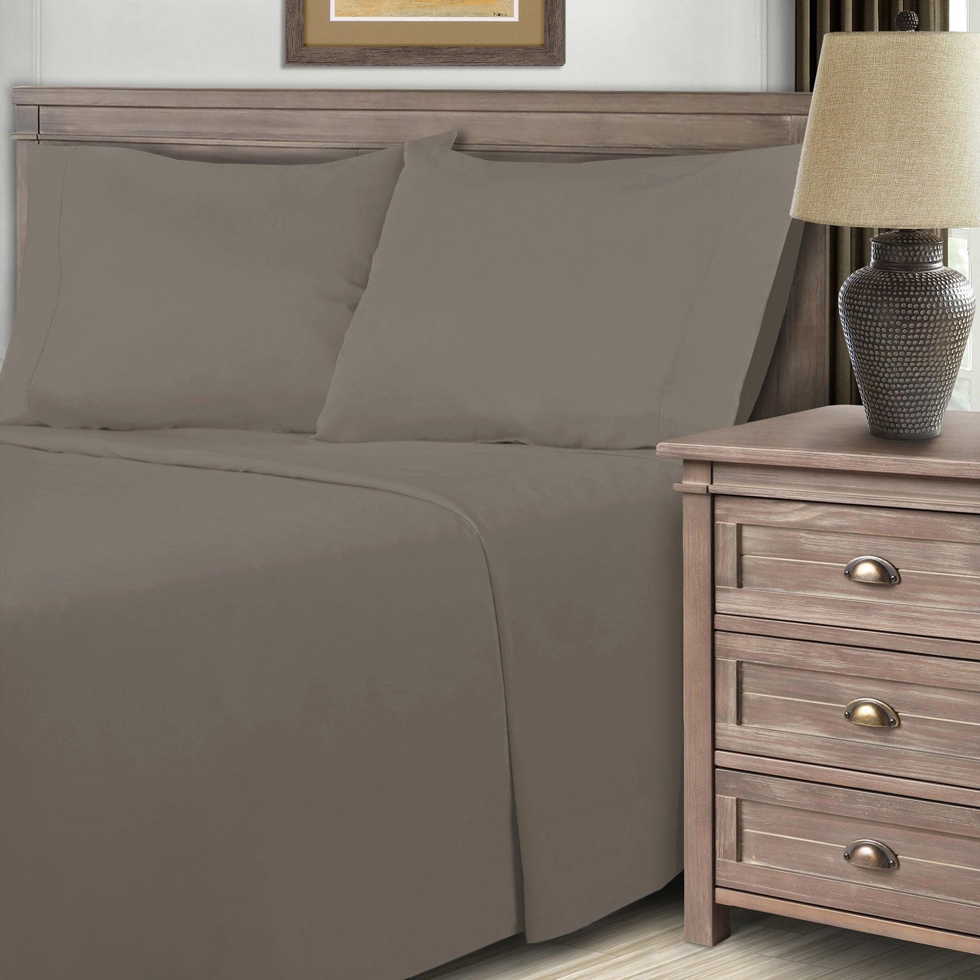 600 Thread Count Cotton Blend Solid Deep Pocket Sheet Set - Ultra Soft & Breathable Bed Sheets for Queen & King Size Beds - Perfect for Luxury Bedroom & Hotel Use