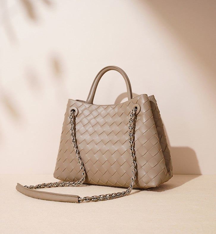 Stylish Woven Leather Crossbody Chain Bag for Women - Trendy Handbag Purse with Adjustable Strap - Perfect for Parties, Dating & Daily Use