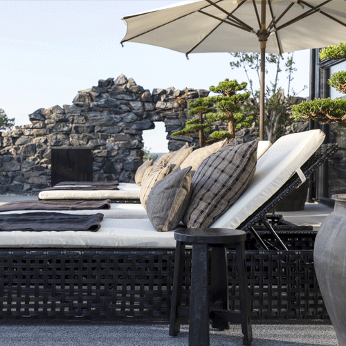 Artwood Orlando Outdoor Lounger - Classic Black Patio Furniture for Poolside, Garden & Backyard Relaxation