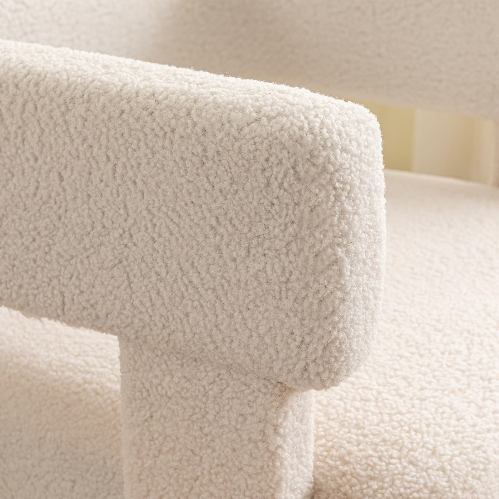 Sherpa Accent Chair - Modern Upholstered Boucle Fluffy Teddy Armchair in White - Super Comfy Reading Chair for Living Room, Bedroom & Office - Perfect for Relaxing, Lounging & Home Decor