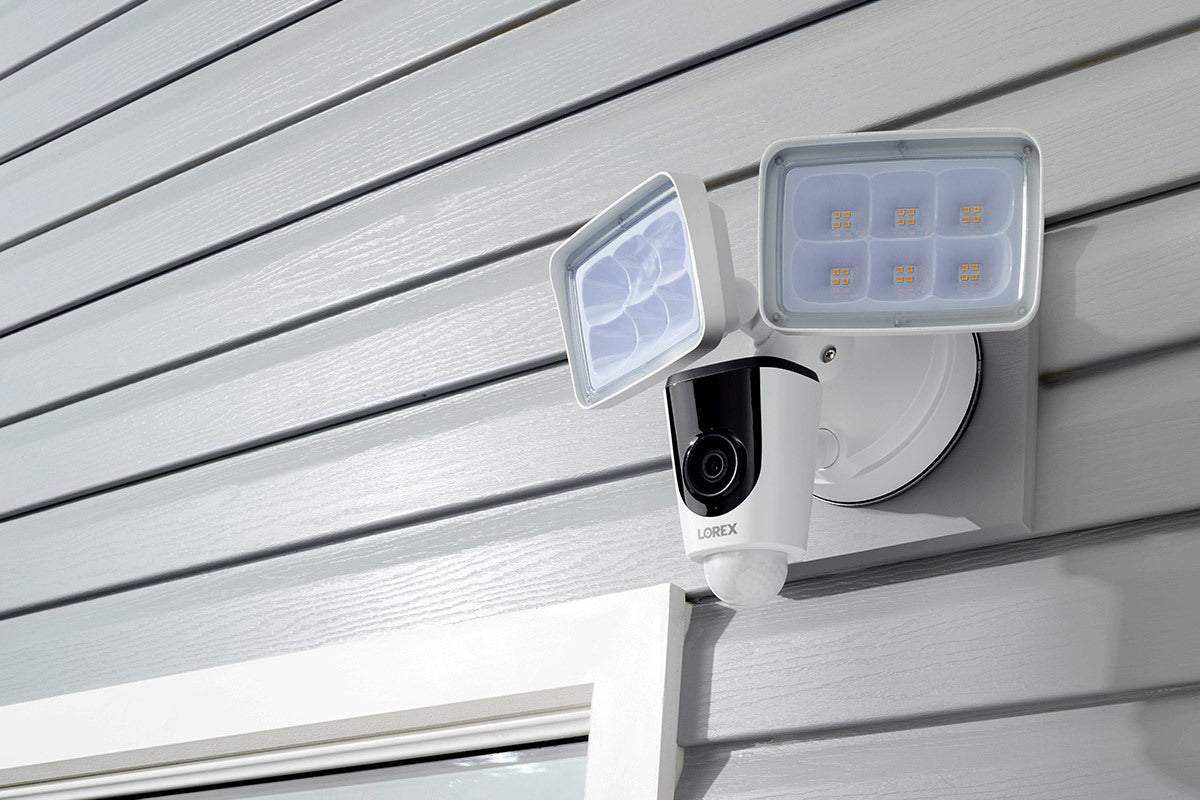 Lorex 1080p WiFi Floodlight Security Camera with Night Vision & Motion Detection - Open Box - Perfect for Home Security, Outdoor Surveillance & Property Protection