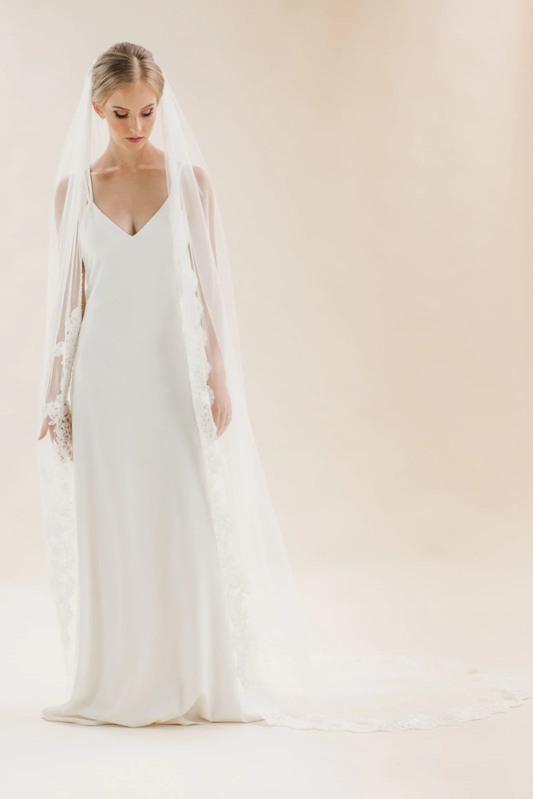 Elegant Rainbow Club Single Tier Lace Edge Chapel Wedding Veil - Perfect for Bridal Ceremonies, Vow Renewals & Formal Events
