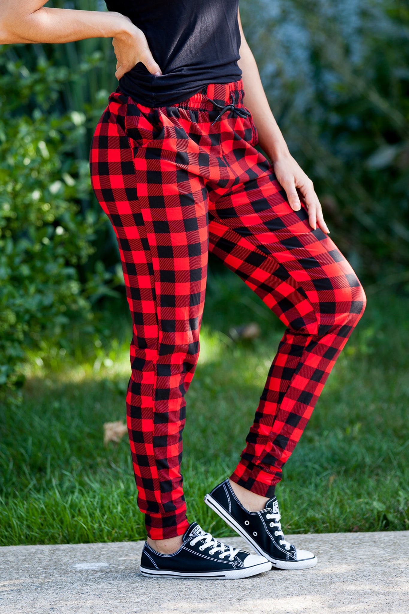 Cozy Buffalo Plaid Joggers for Men & Women - Soft Fleece Lounge Pants with Pockets - Perfect for Winter, Christmas, and Casual Home Wear