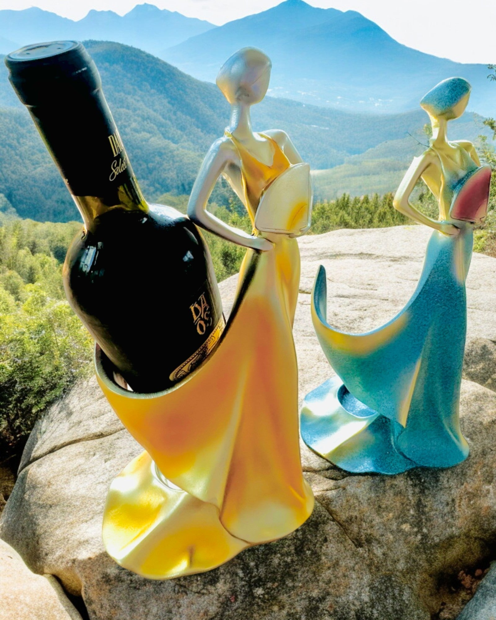 Elegant Personalized Engraved Lady Statue Bottle Holder - 2 Stylish Variants for Wine & Champagne - Perfect for Home Bar Decor, Wedding Gifts & Housewarming Presents