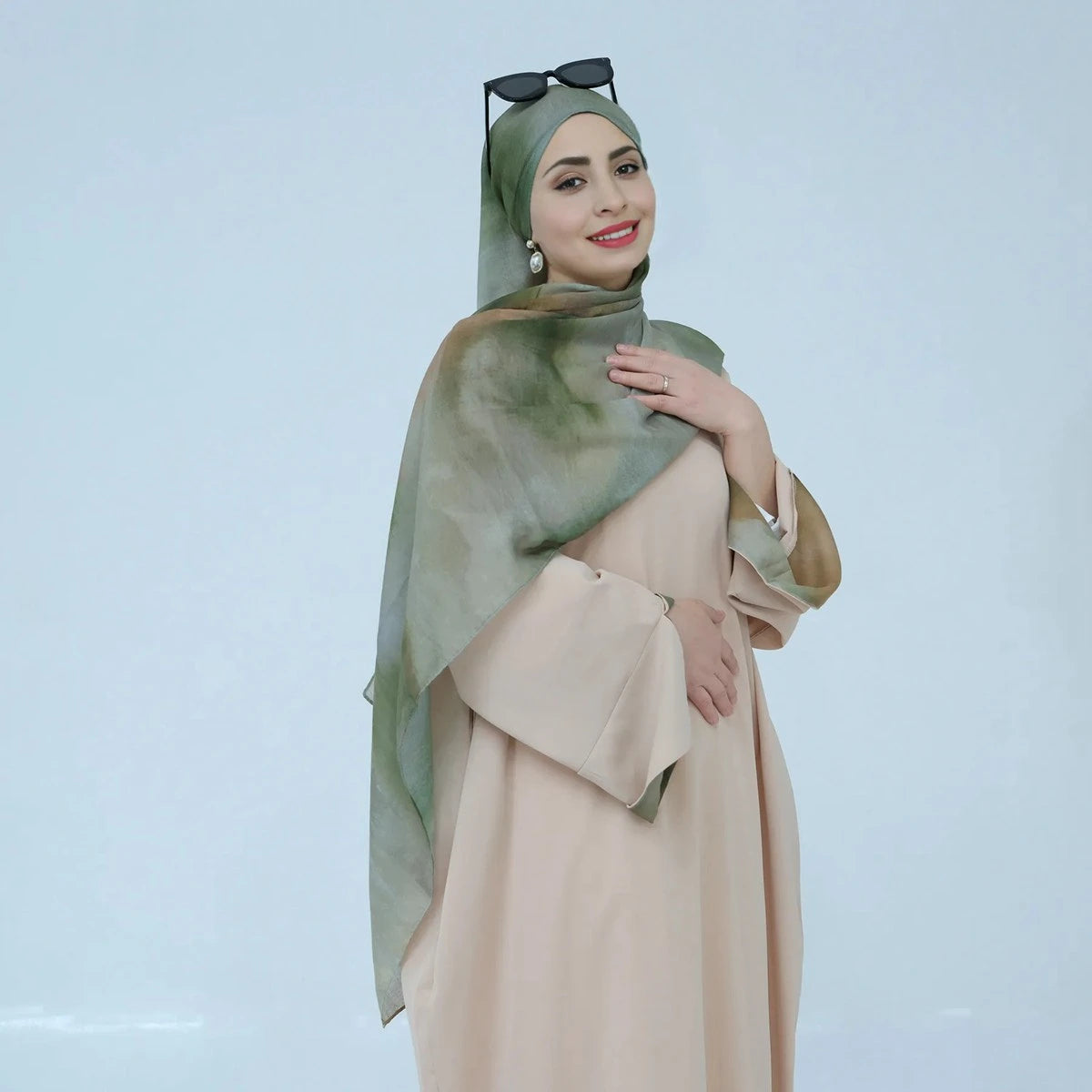 Elegant Nida Sleeve Slit Abaya Dress with Matching Hijab - Modest Muslim Women's Prayer Dress for Mosque & Special Occasions
